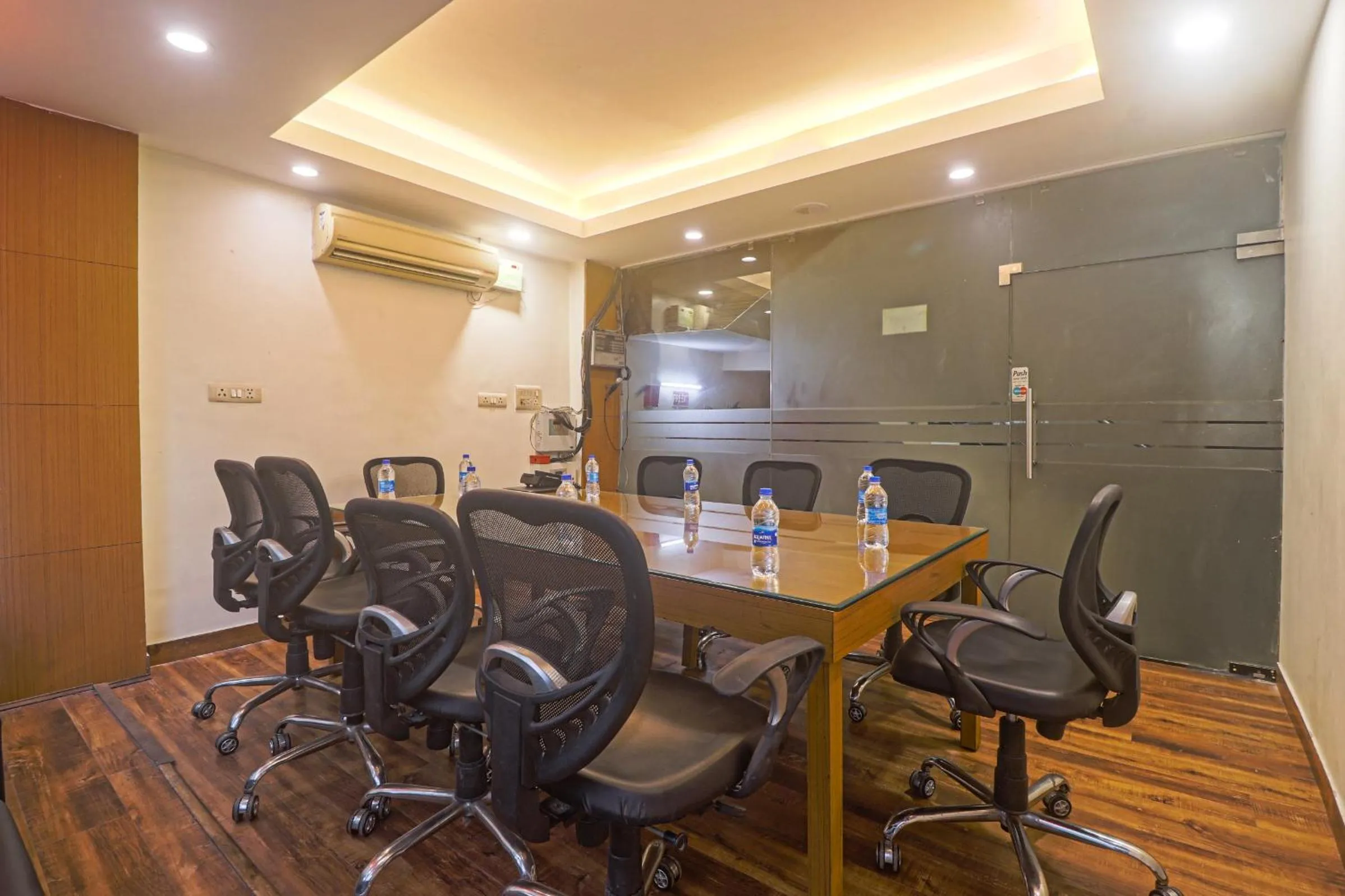 Meeting/conference room in Hotel Sizzling Starr