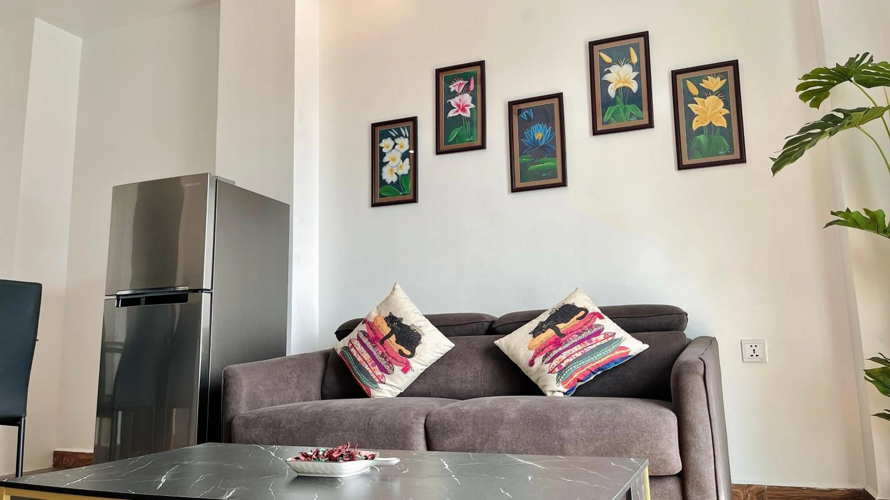 Guests in Times Hotel at Bassac Lane