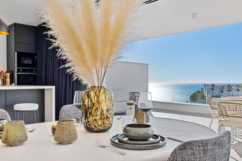 Stunning luxurious apartment.