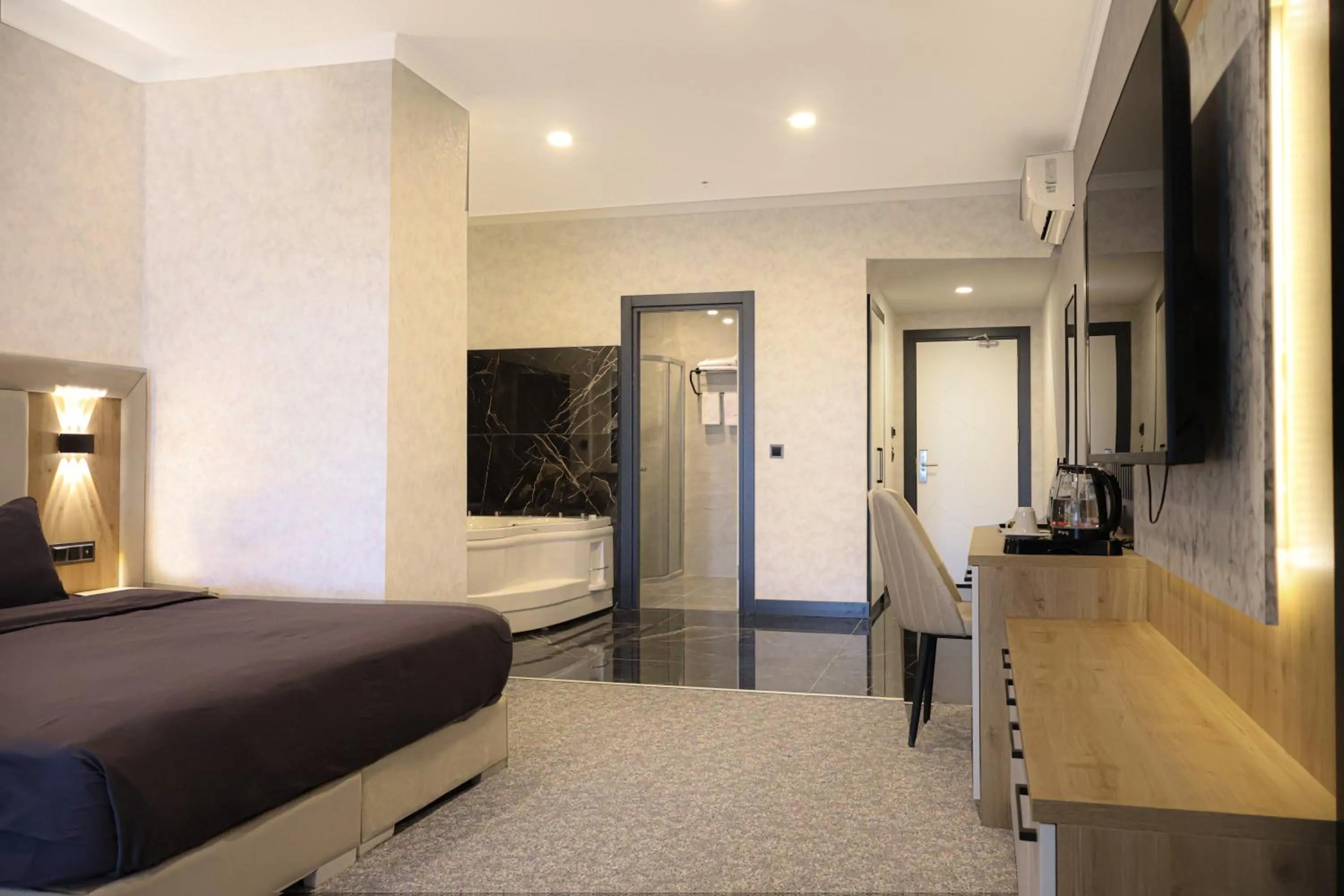 Bedroom, Bed in HOME PLUS Hotel