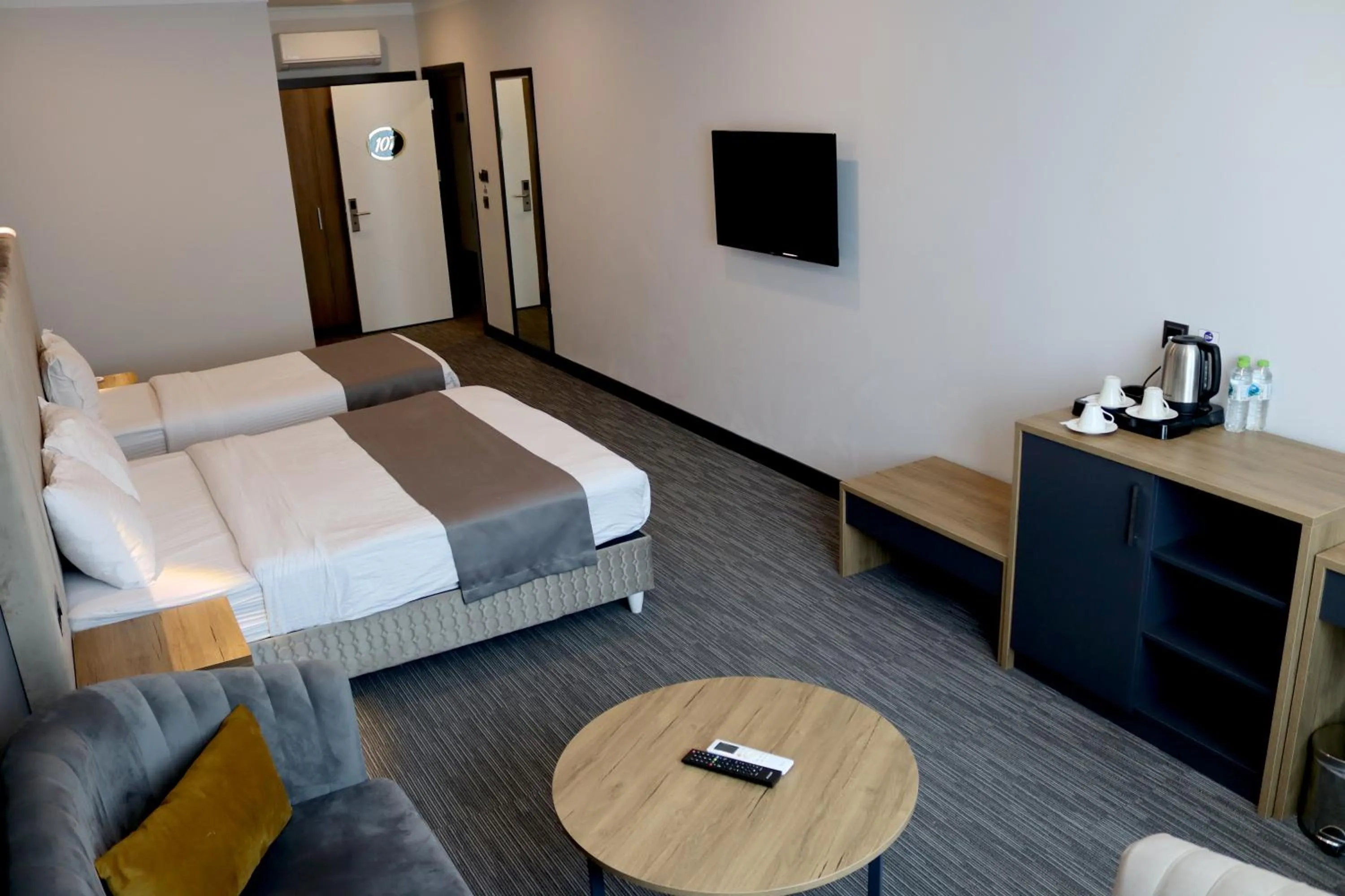 Family, Bed in HOME PLUS Hotel