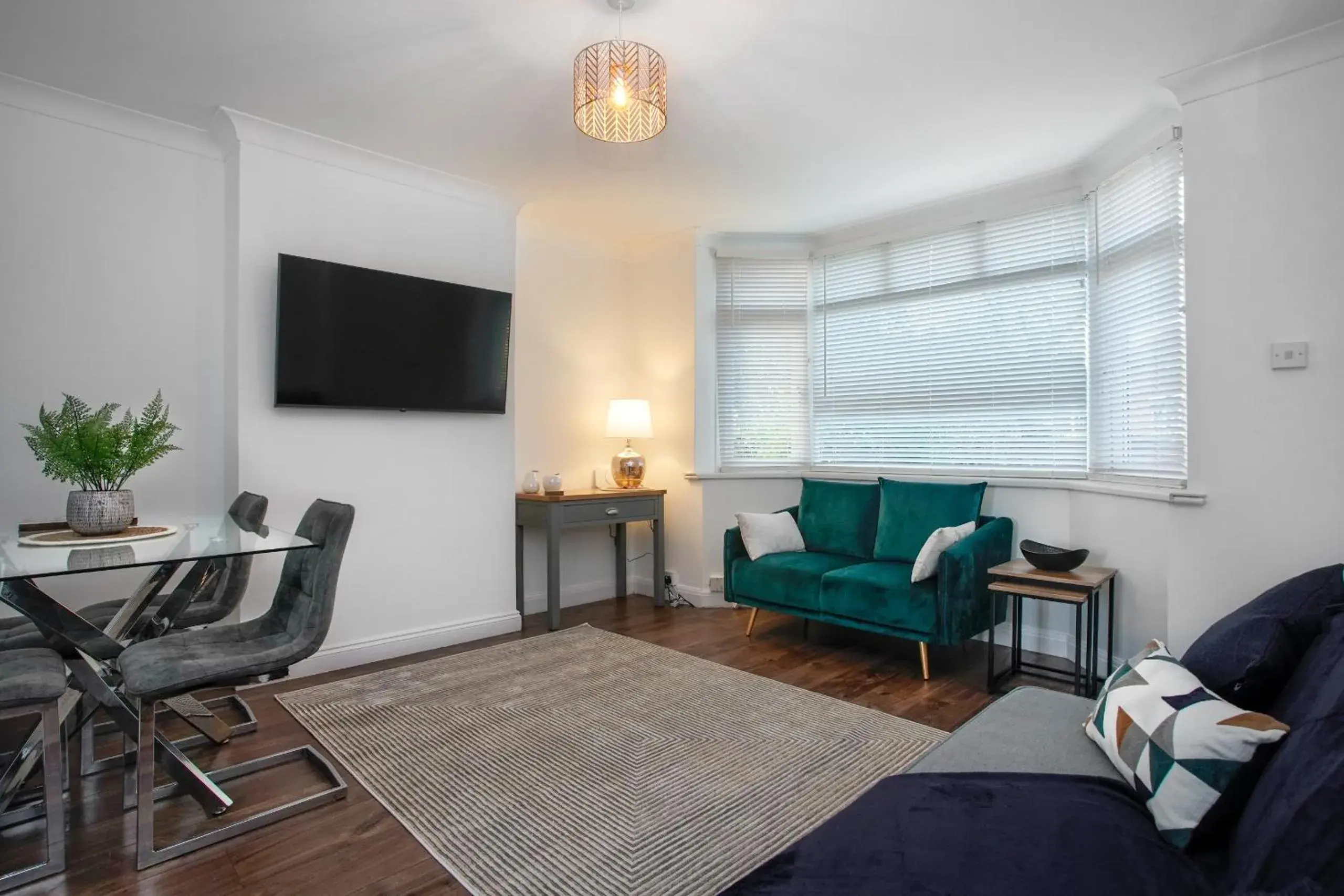 Living room in Cowdray Avenue Living room in Cowdray Avenue