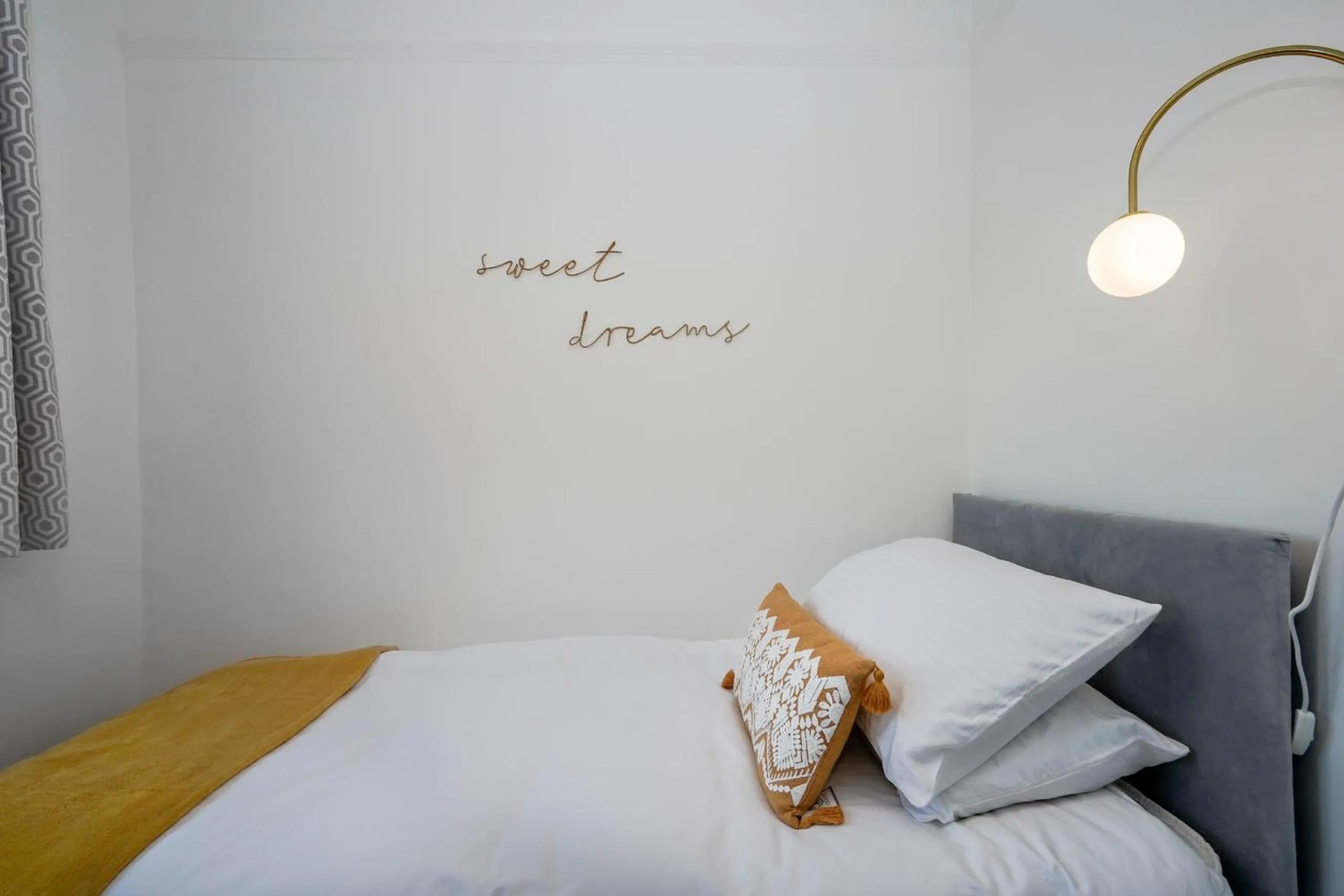 Bedroom in Cowdray Avenue