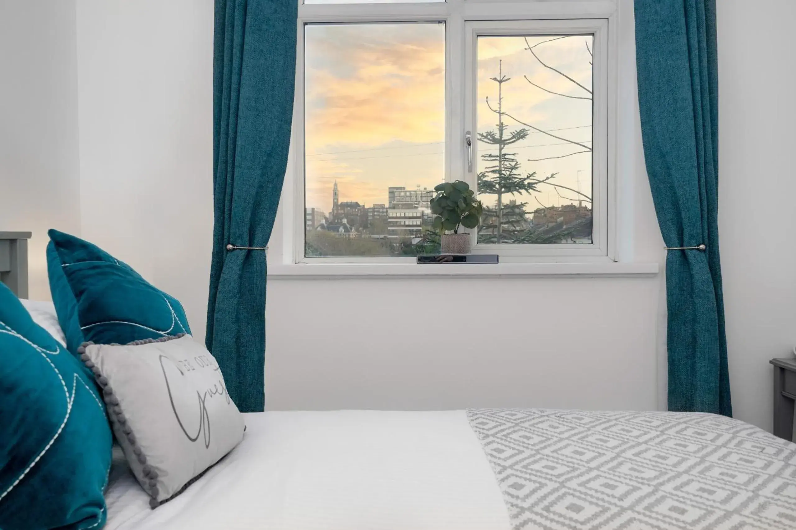 Bedroom in Cowdray Avenue Bedroom in Cowdray Avenue