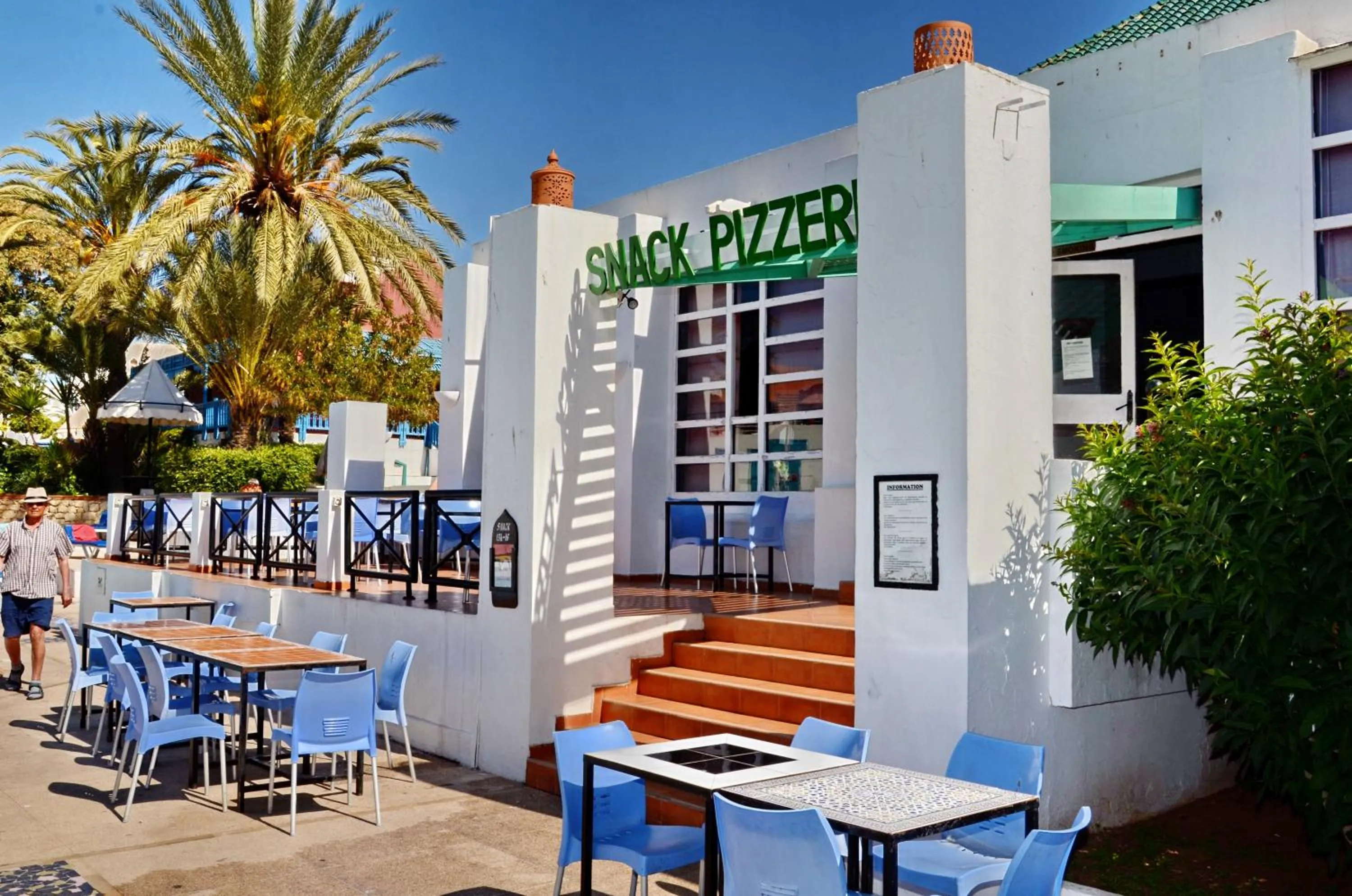 Lunch in El Pueblo Tamlelt