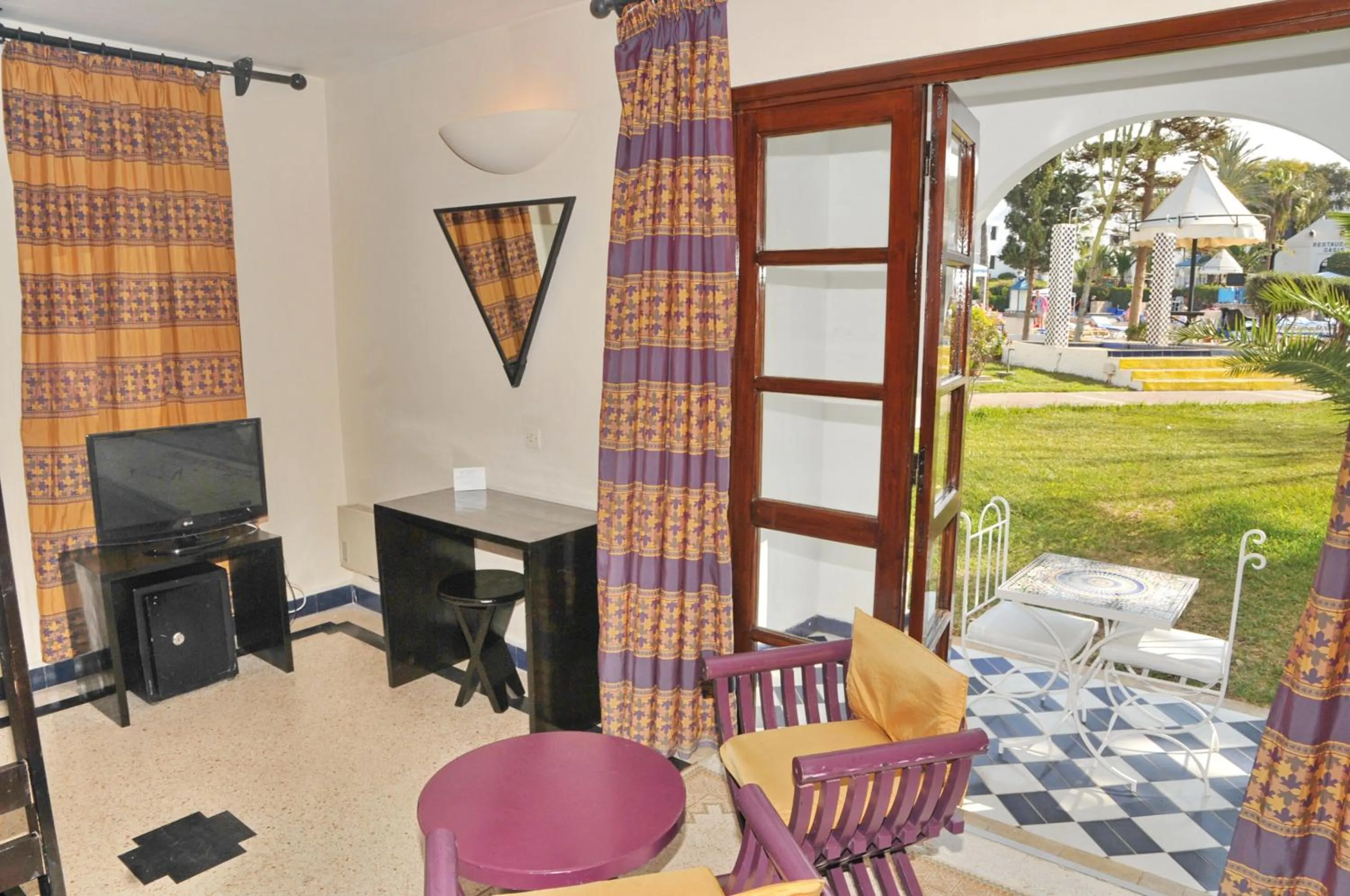 Garden view in El Pueblo Tamlelt