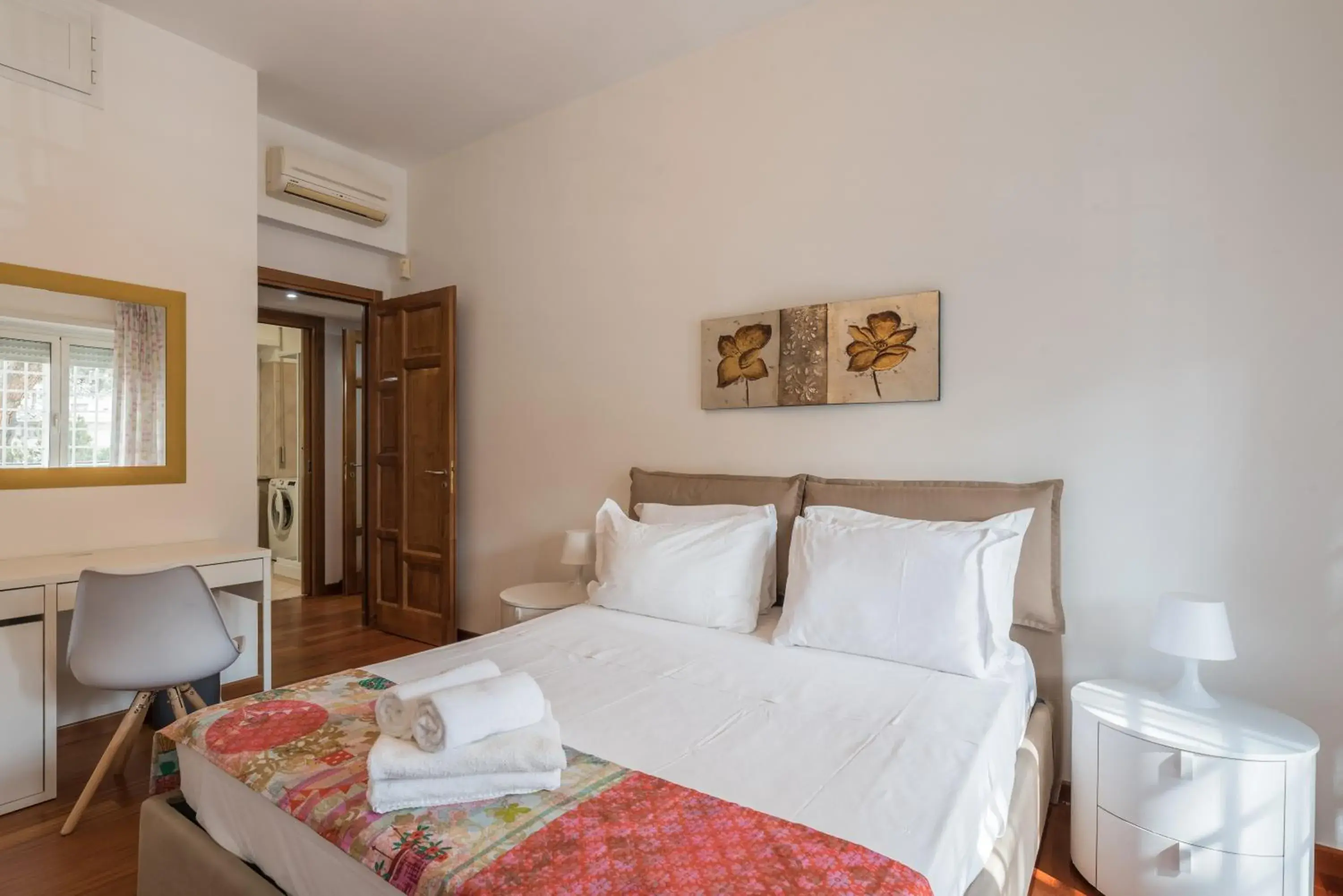 Bright Apt 2 Bedroom and balcony Bright Apt 2 Bedroom and balcony
