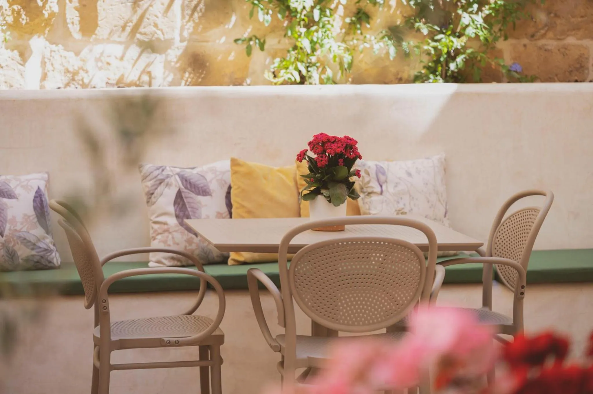 Breakfast in Maria Rosa Suites