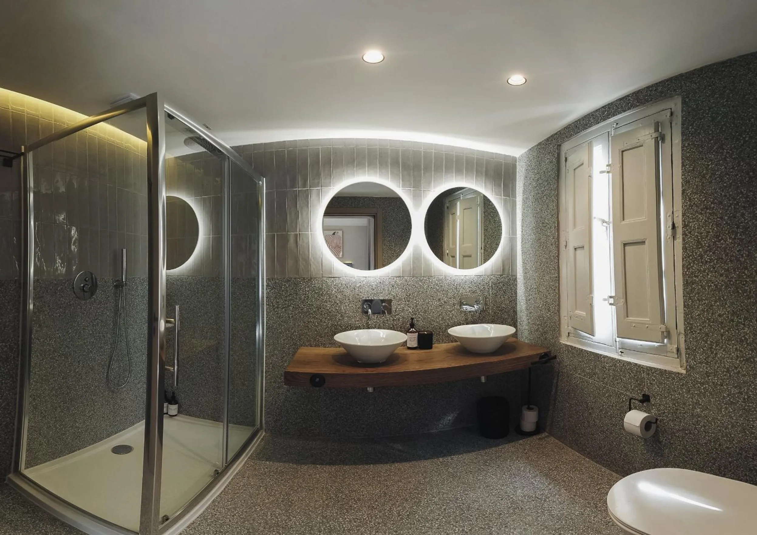 Bathroom in Maria Rosa Suites