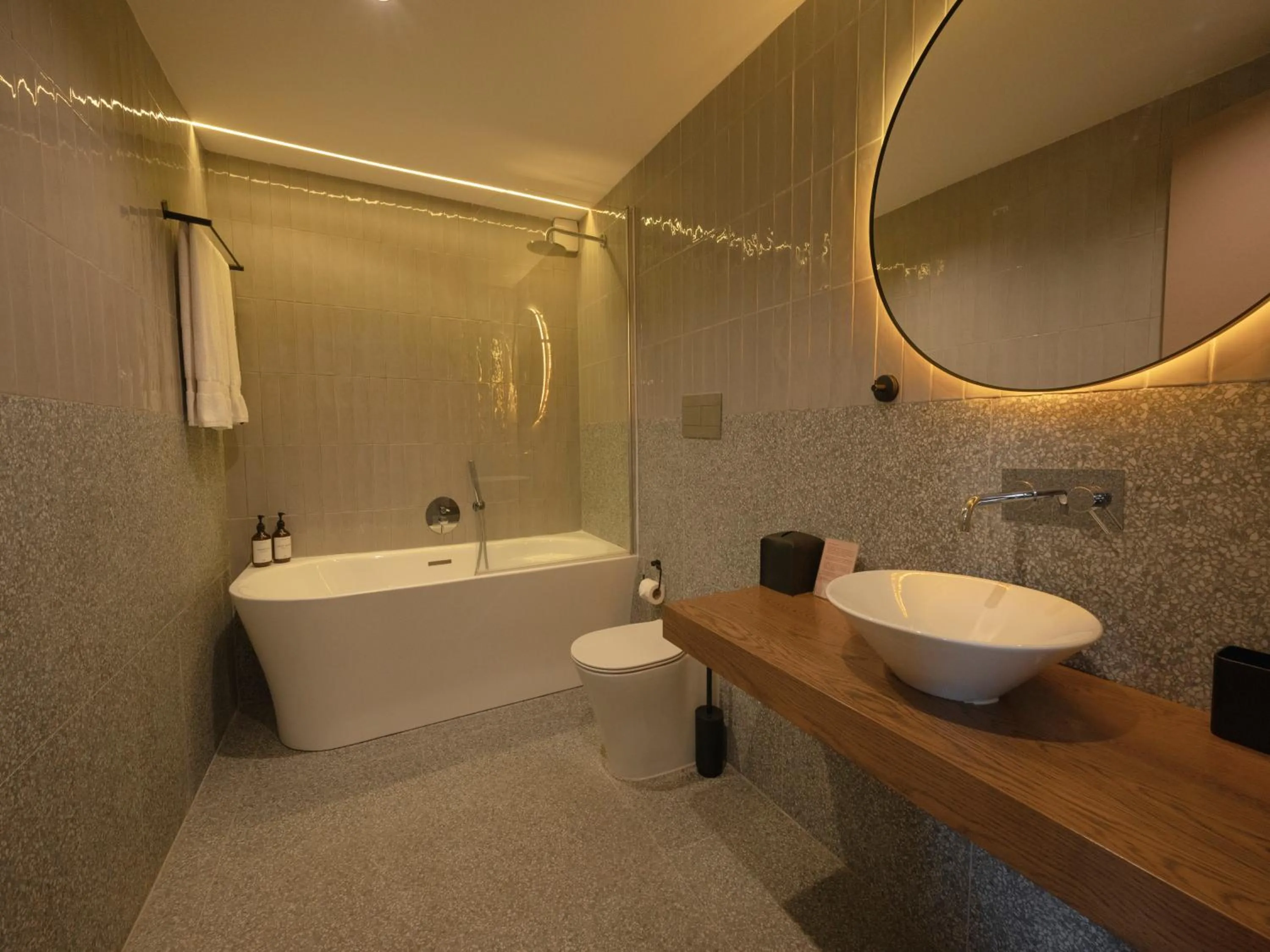 Shower in Maria Rosa Suites