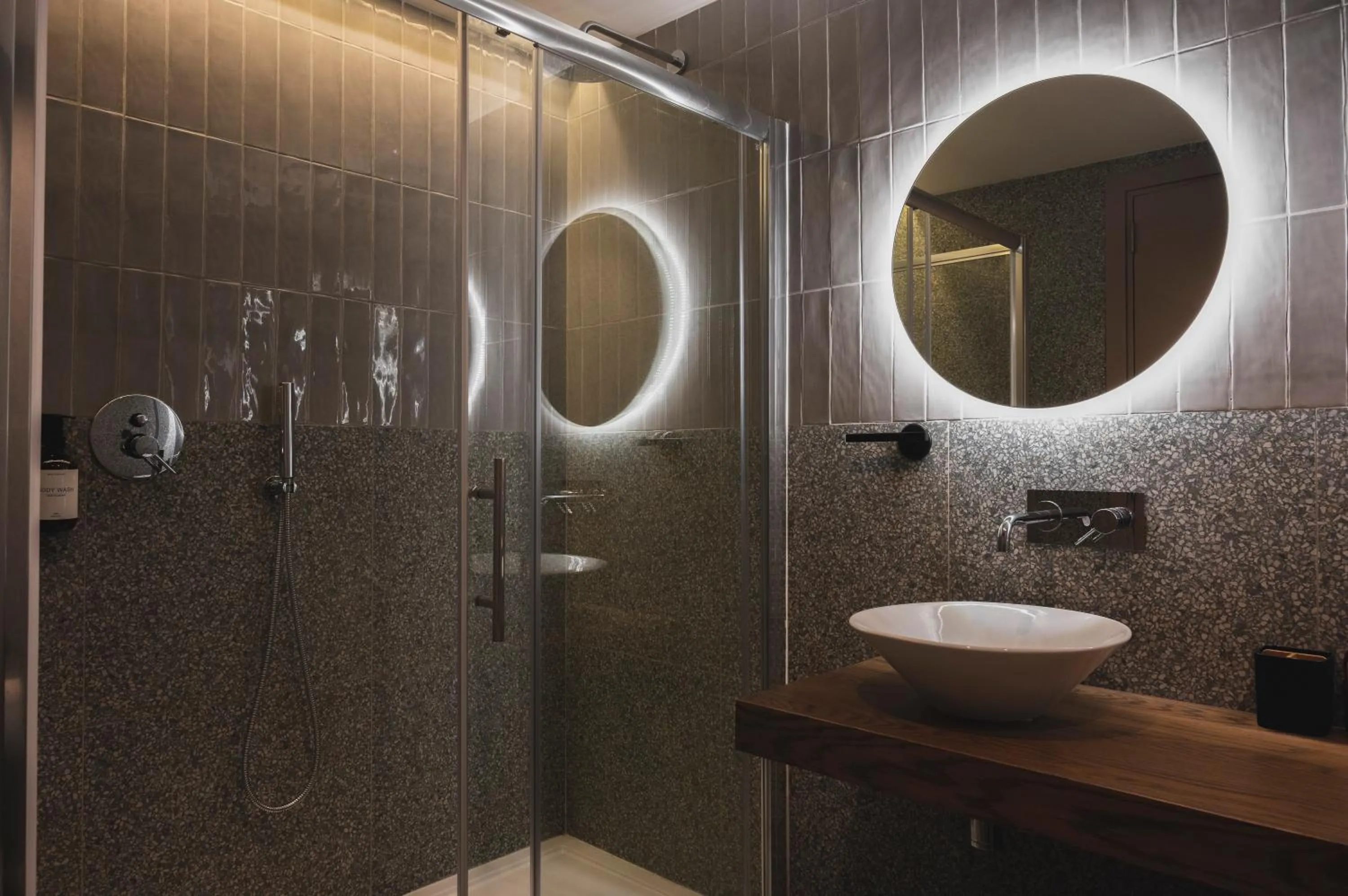 Shower in Maria Rosa Suites