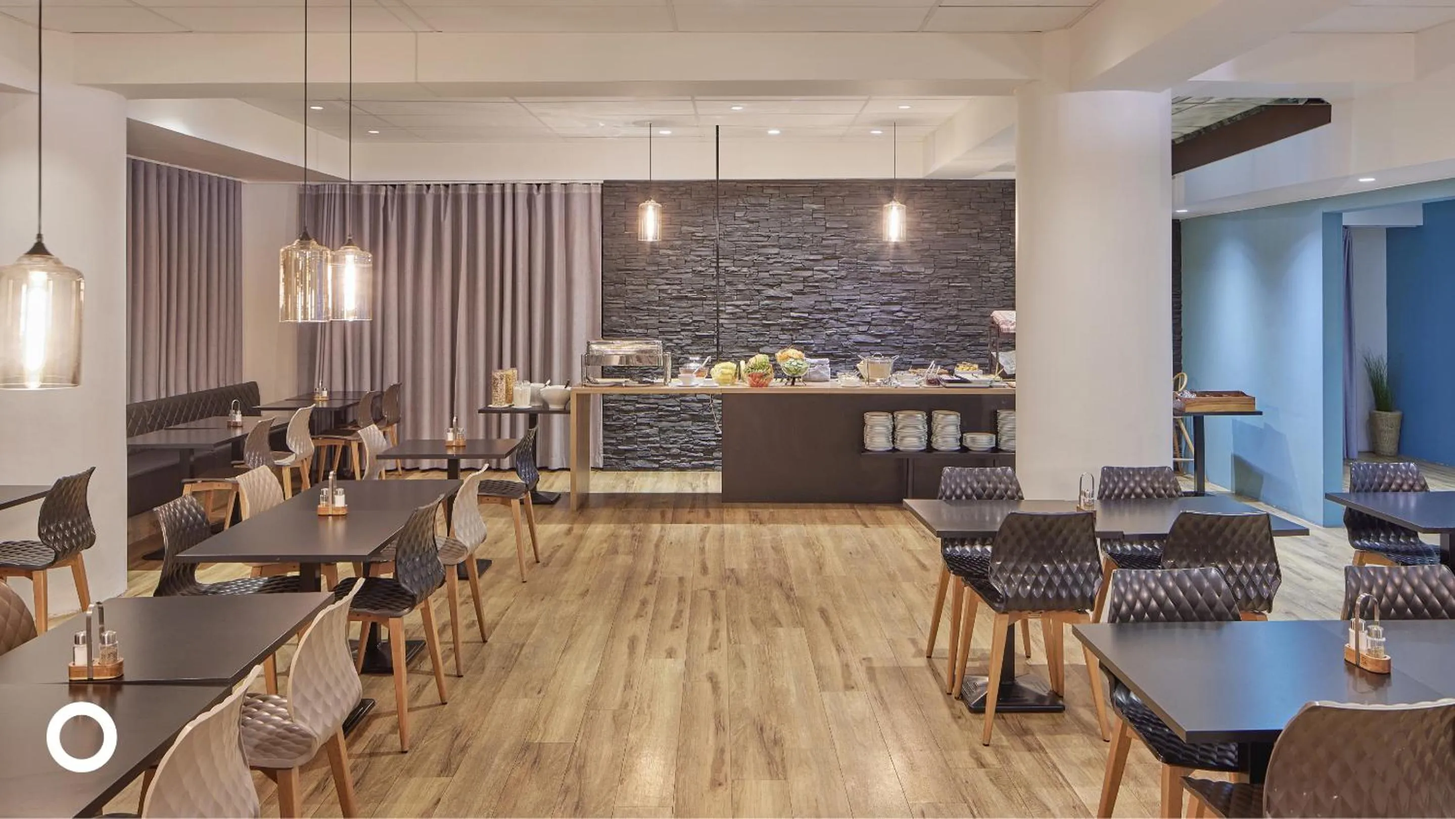 Breakfast in Center Hotels Plaza