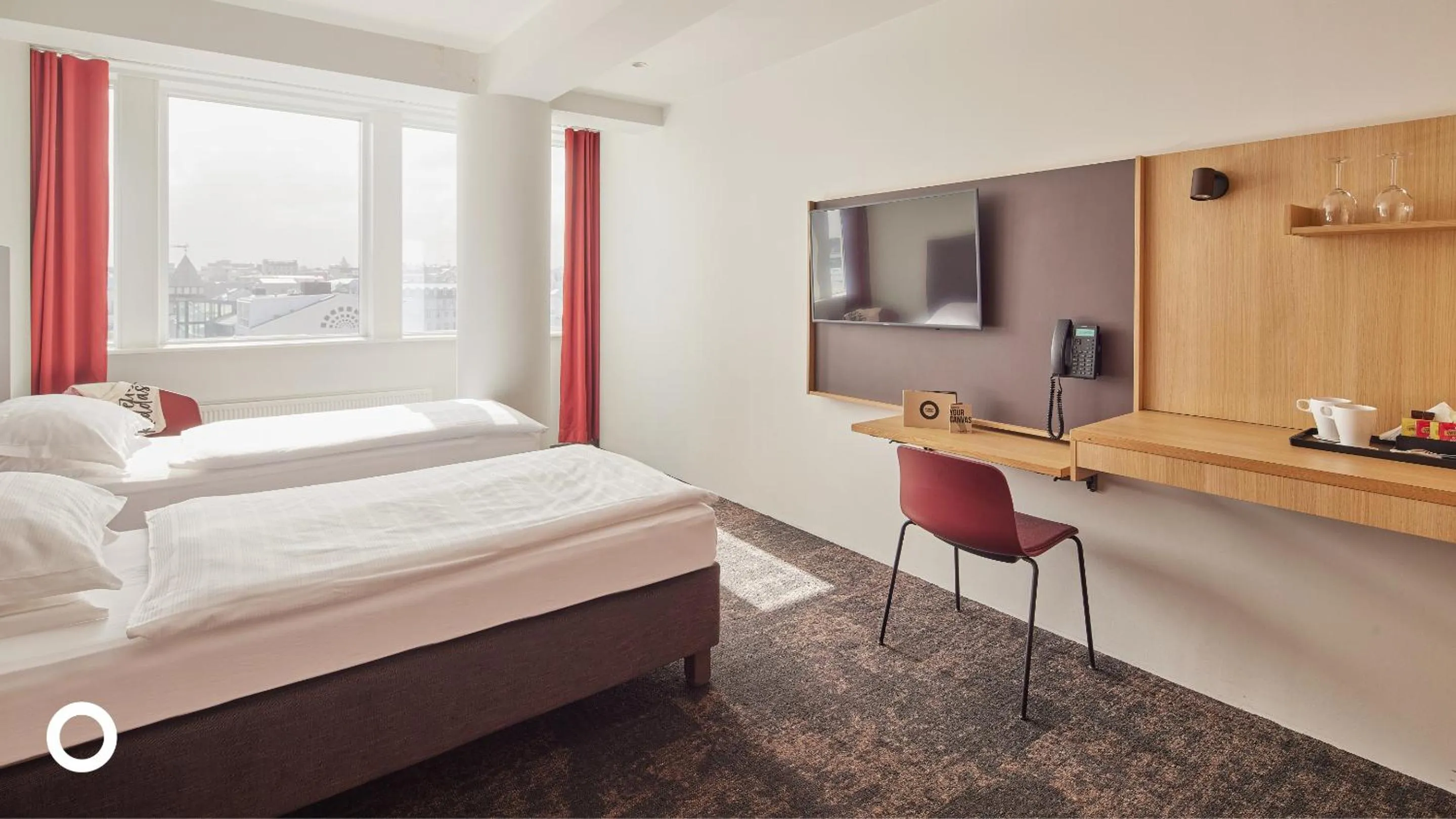 Bedroom, Bed in Center Hotels Plaza