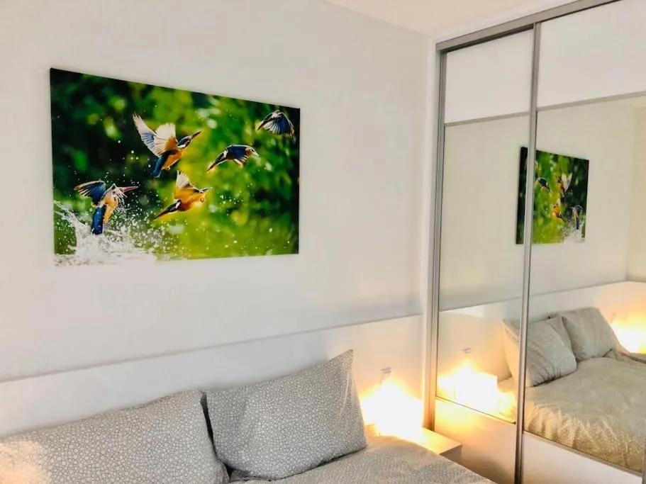Admiral Lakeside Luxury Apartment