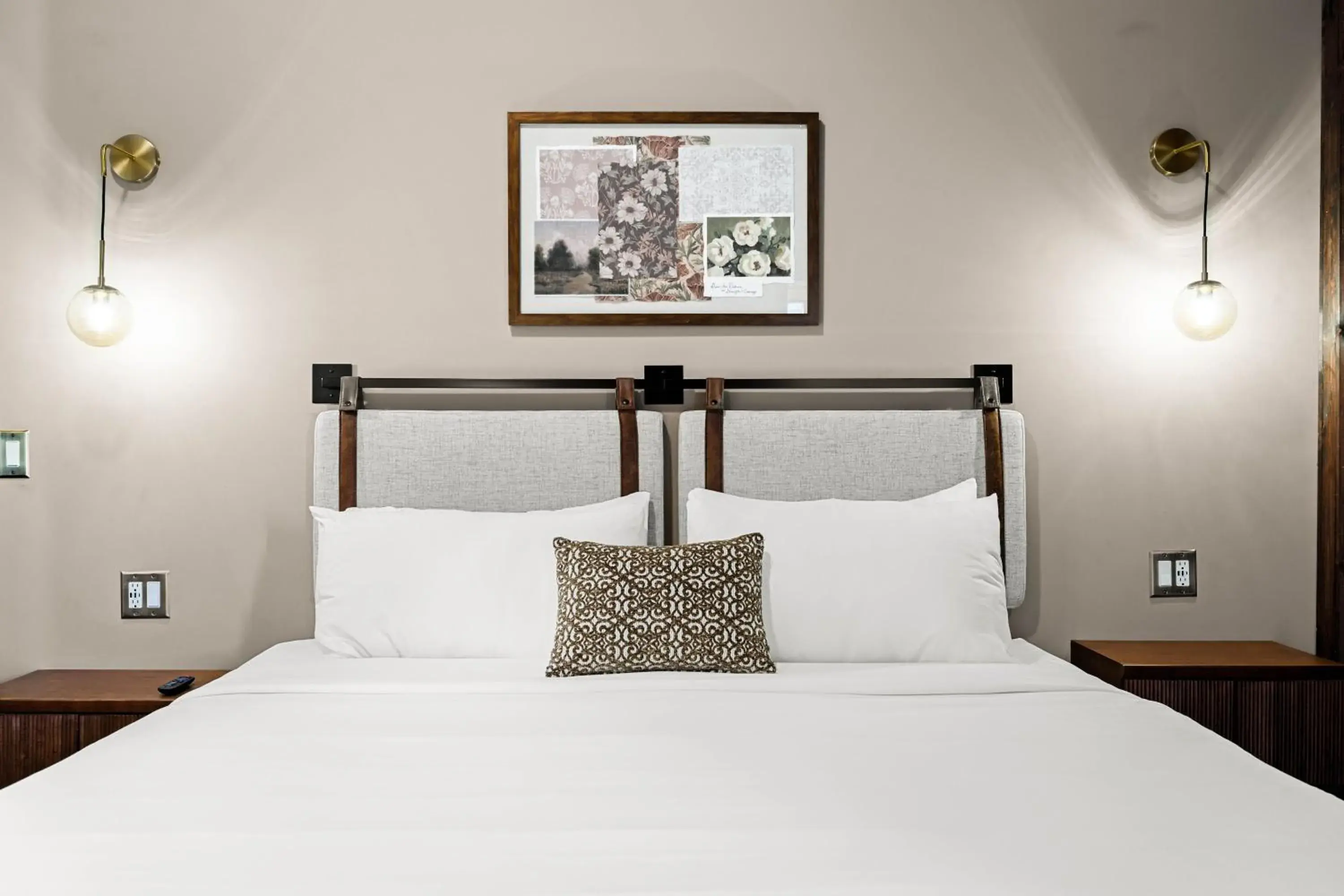 Bed in The Chandler Hotel Bed in The Chandler Hotel