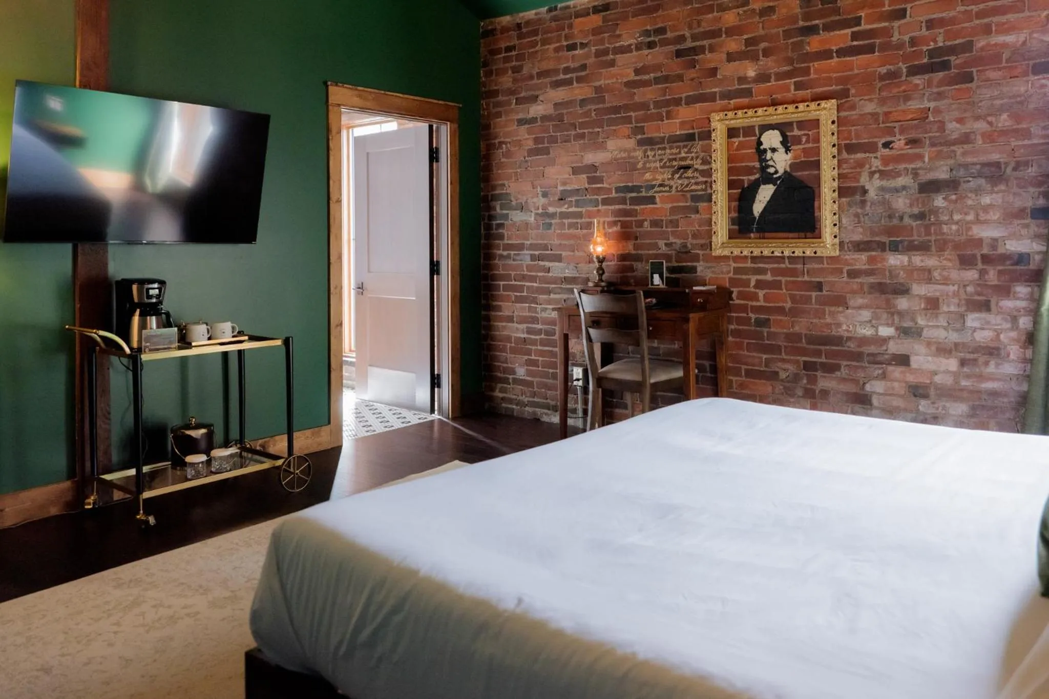 Bed in The Chandler Hotel