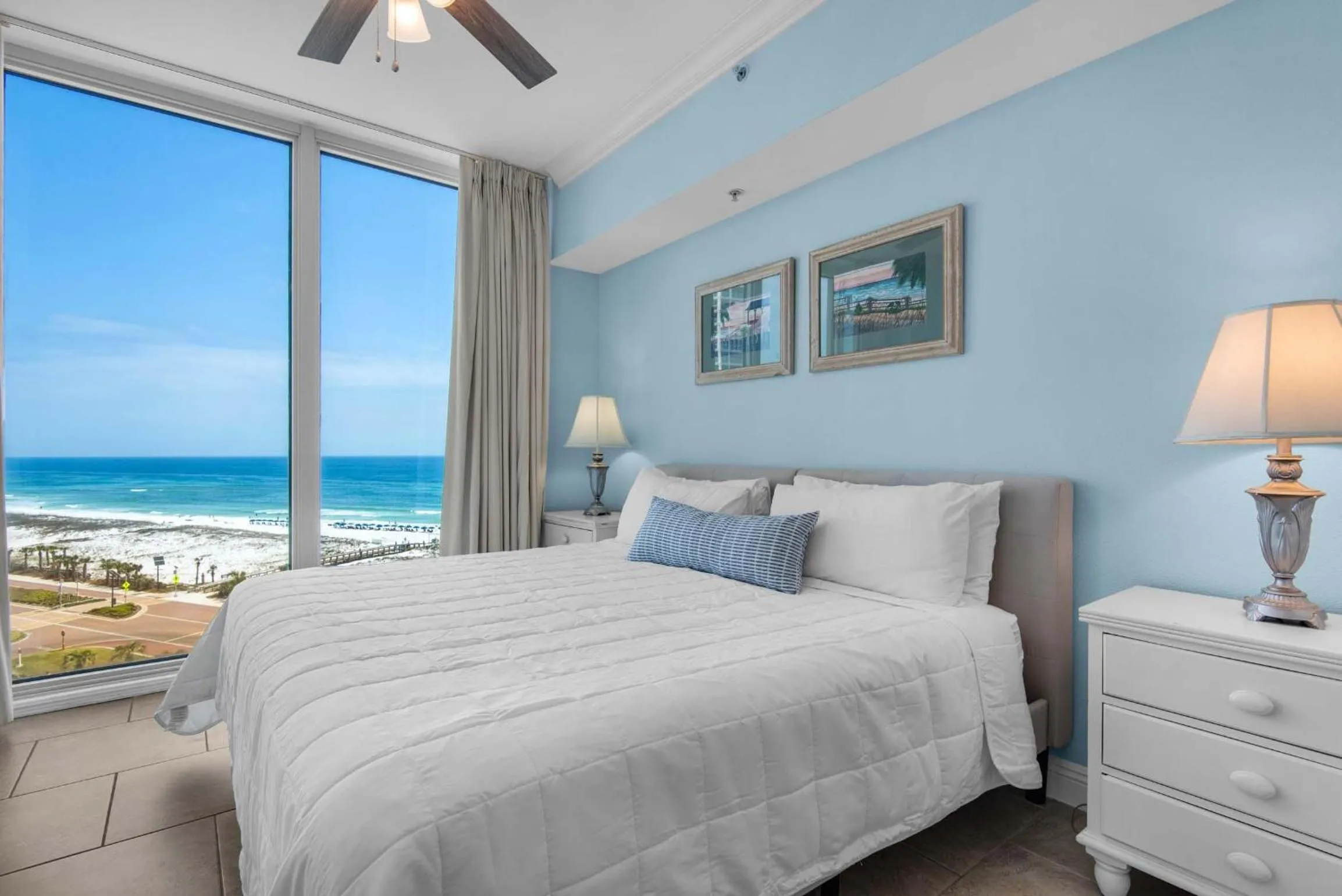 Bed in Portofino Island Resort 1- 809