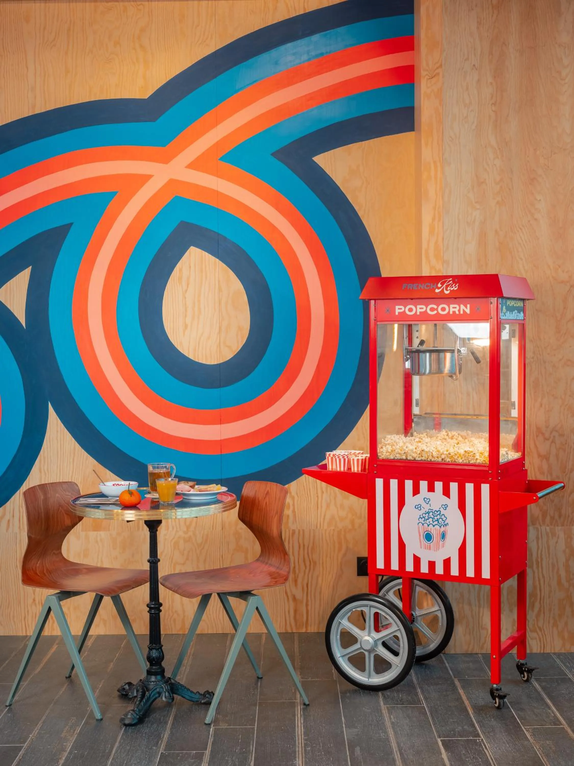 Restaurant/places to eat in Eklo Hotels Paris Porte de Versailles