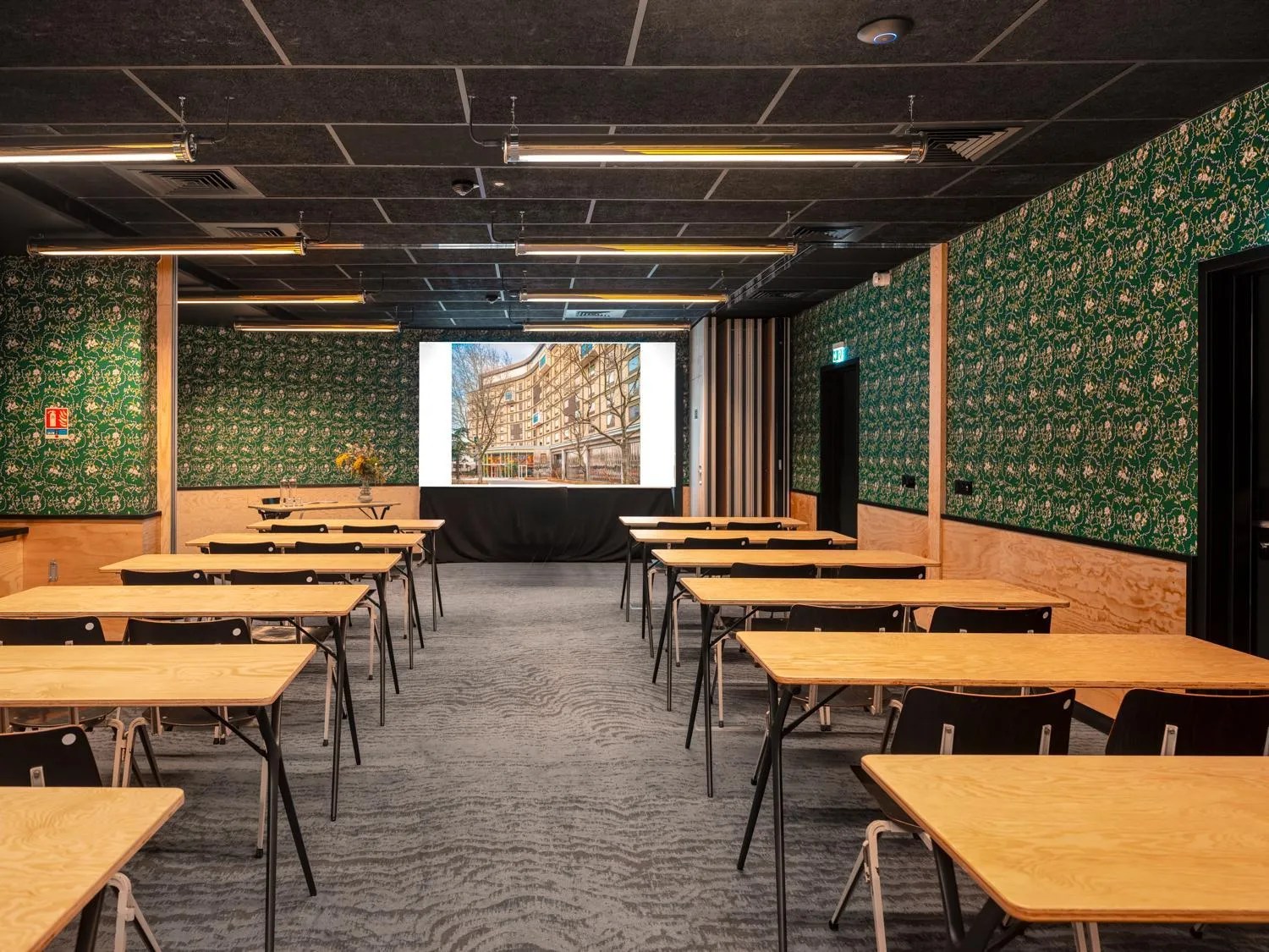 Meeting/conference room in Eklo Hotels Paris Porte de Versailles