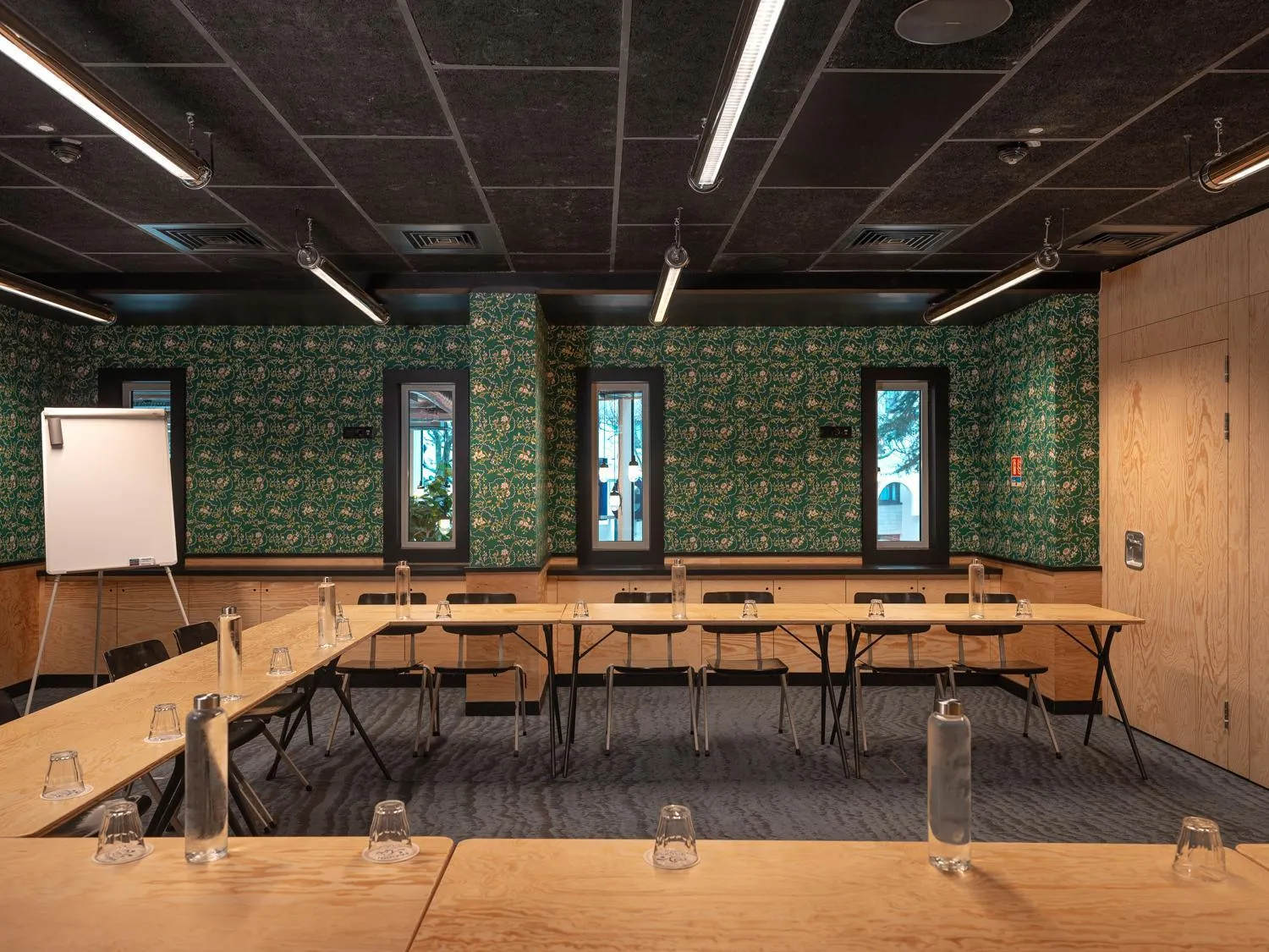 Meeting/conference room in Eklo Hotels Paris Porte de Versailles