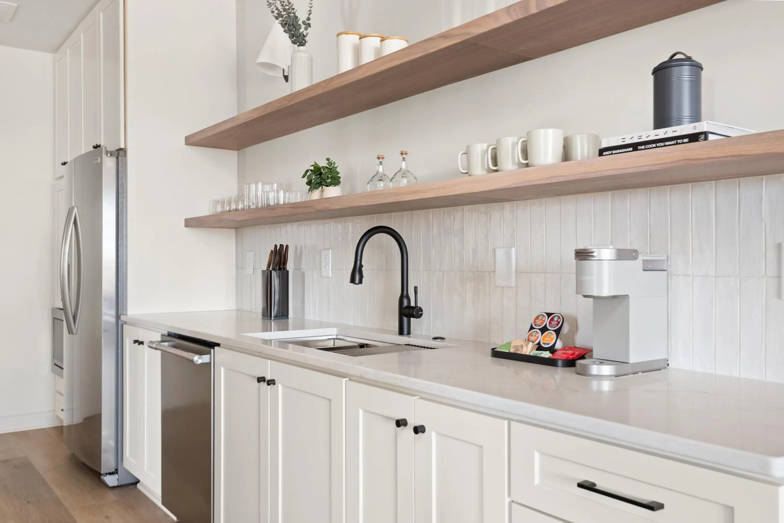 Kitchen or kitchenette in The Eighteen by Locale