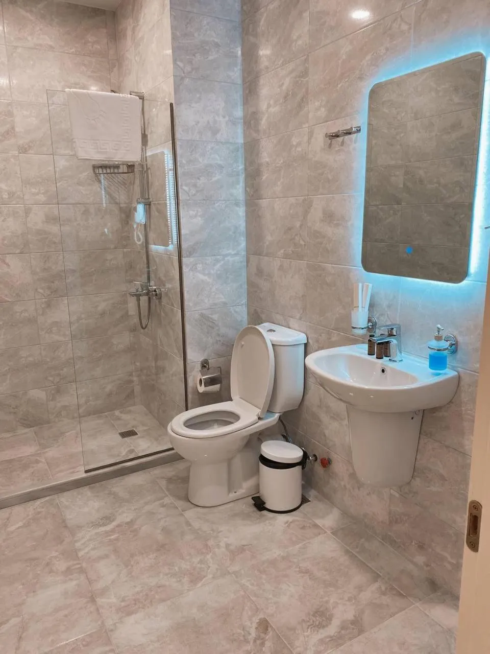 Shower in GG ApartHotel