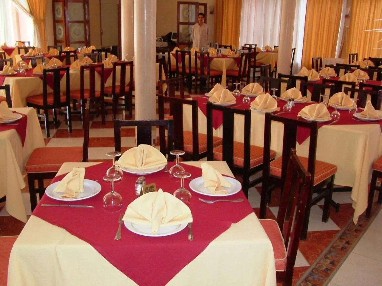 Restaurant/places to eat in Le Zat