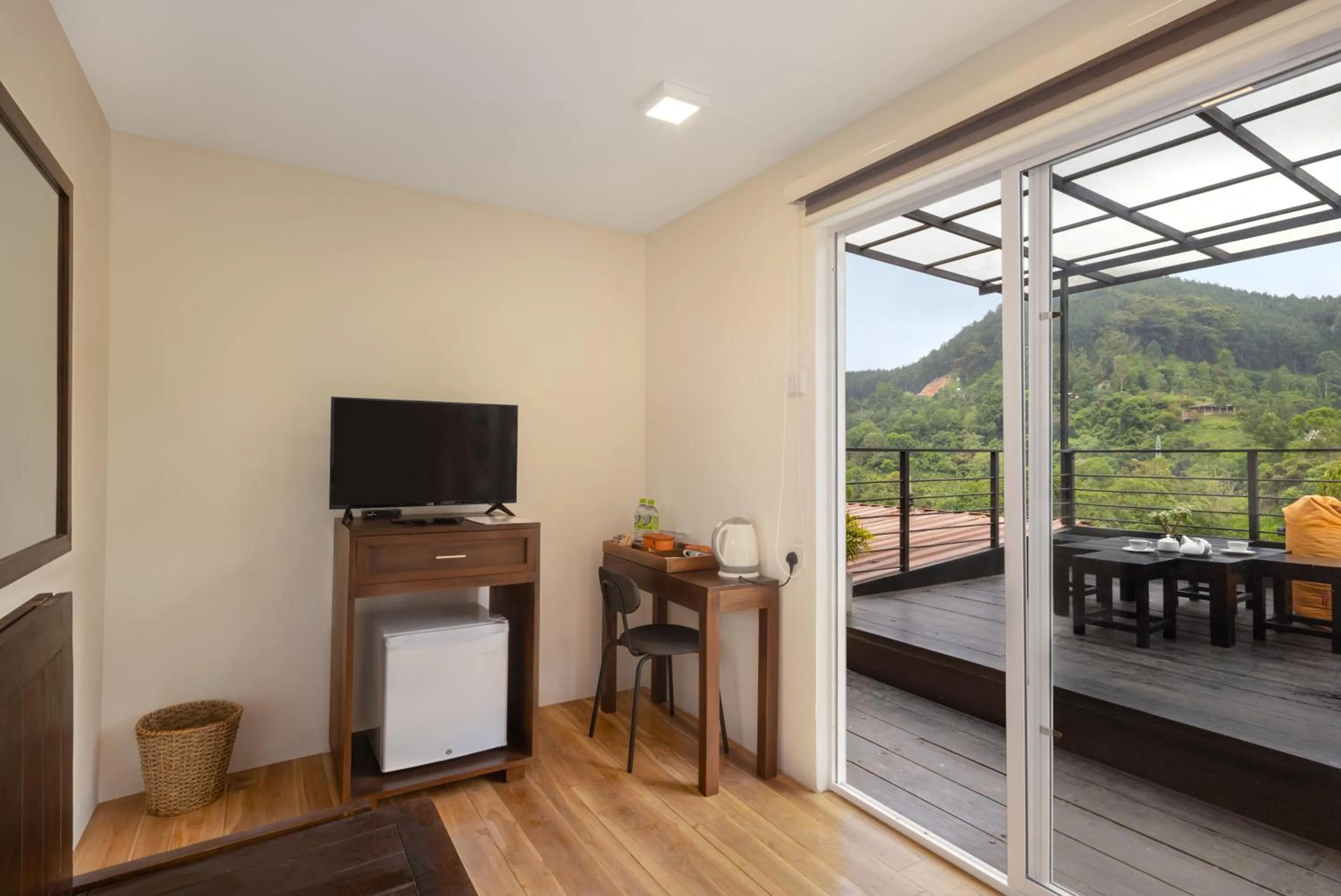 TV and multimedia in The Cubes Ella