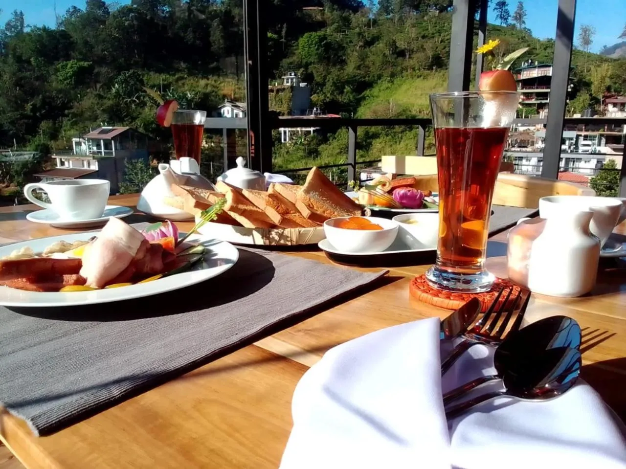 Restaurant/places to eat in The Cubes Ella