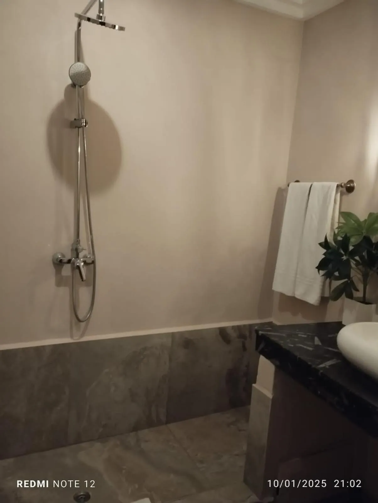 Shower in Riad Mille Et Une Nuits