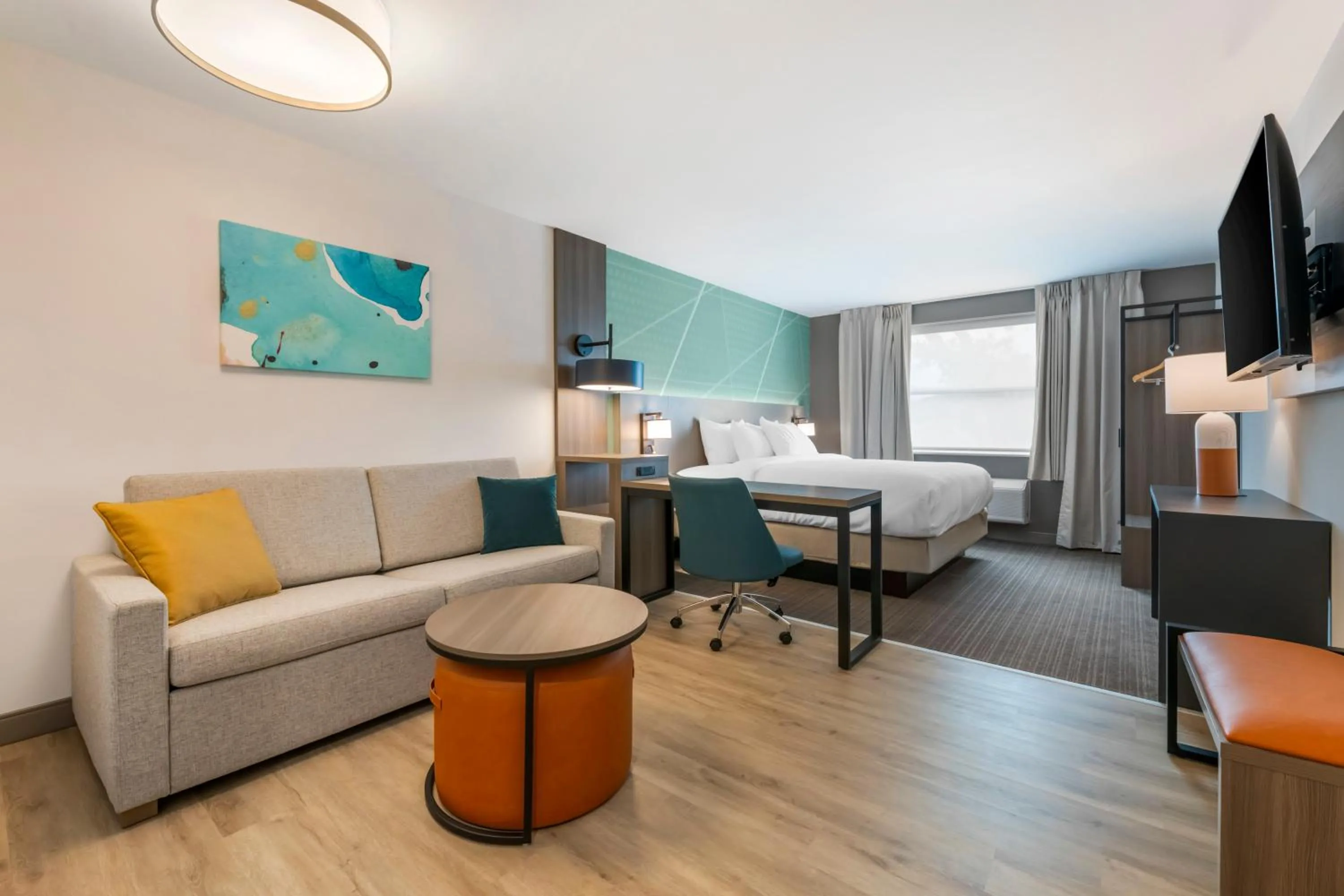 Guests, Bed in Comfort Suites St Augustine Historic District Area