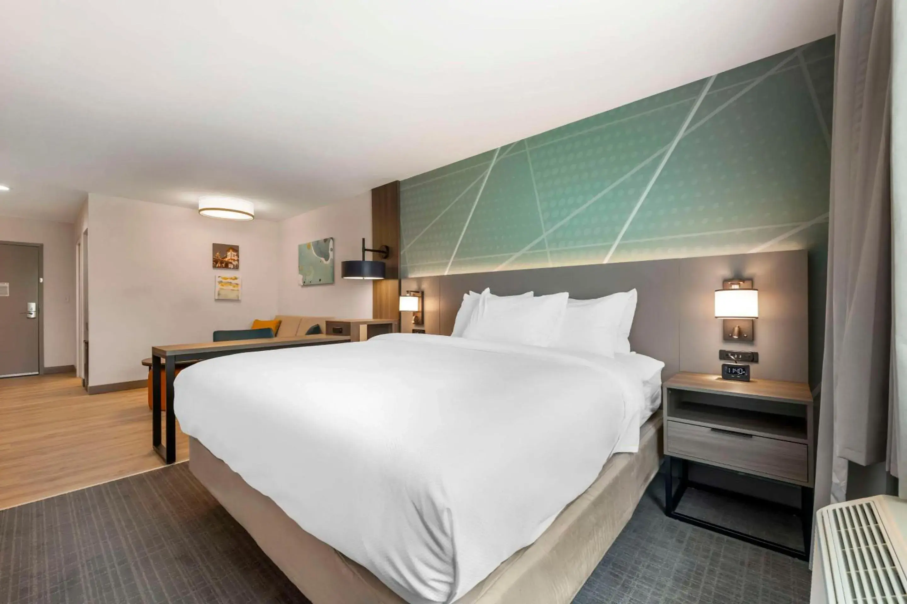 Bedroom, Bed in Comfort Suites St Augustine Historic District Area Bedroom, Bed in Comfort Suites St Augustine Historic District Area