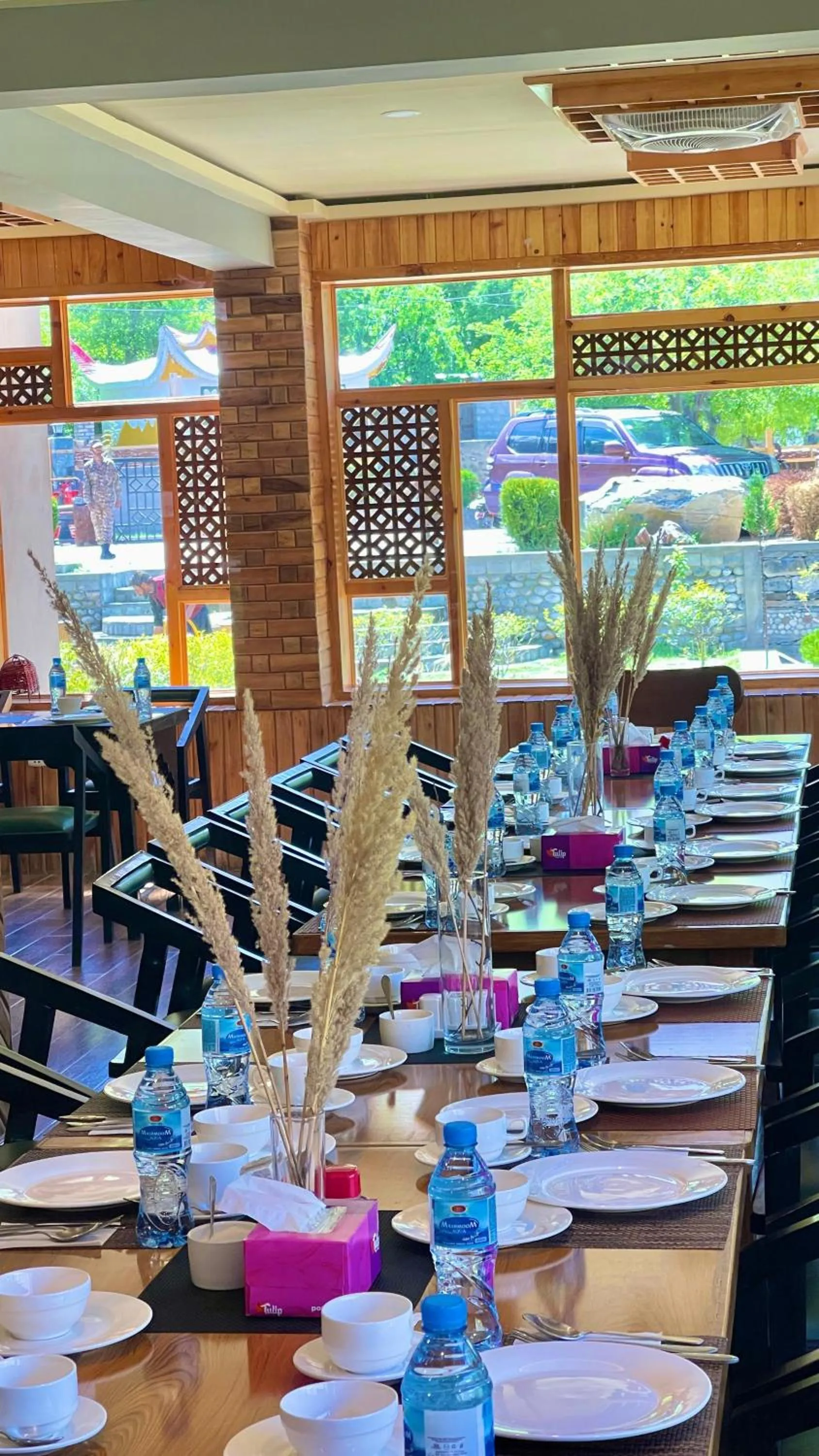 Restaurant/places to eat in Dumani Nagar Hotel & Resort