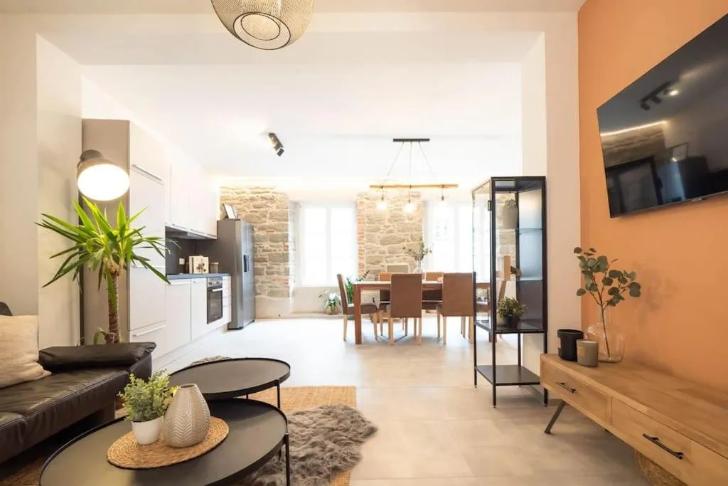 Luxury Apartment, in the Old Town on the Lake...