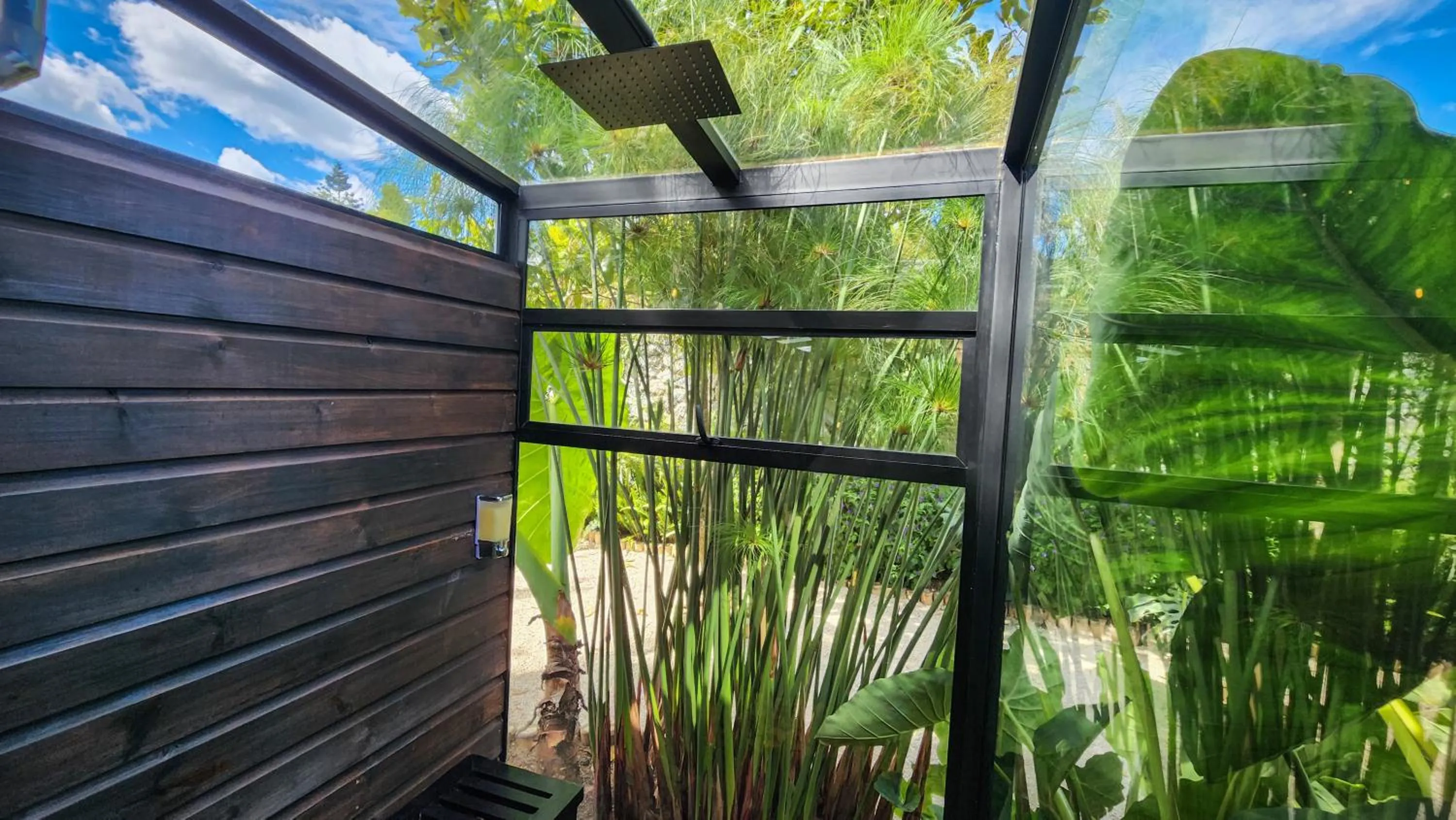 Shower in Cumbres Luxury Glamping