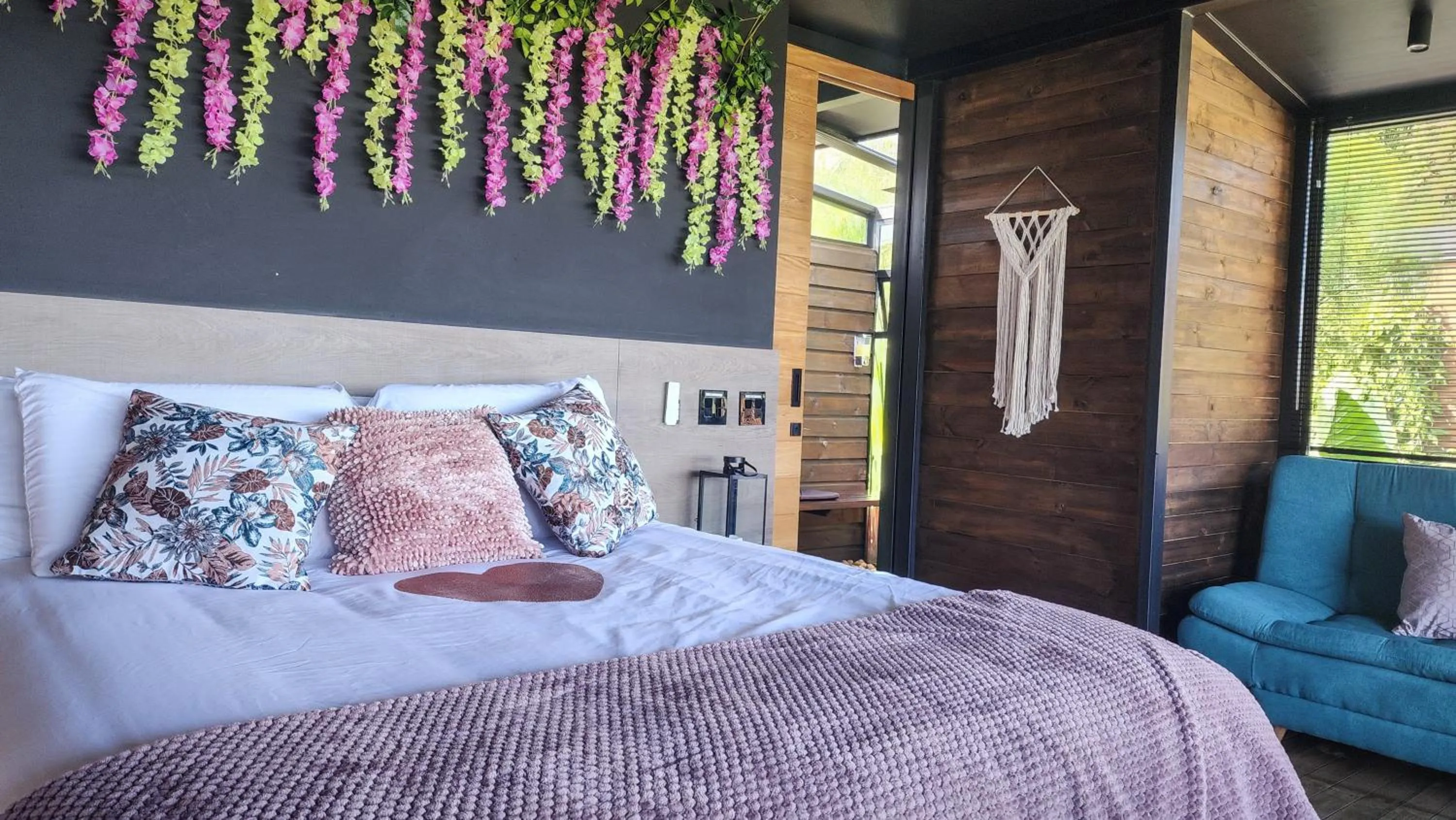Bed in Cumbres Luxury Glamping