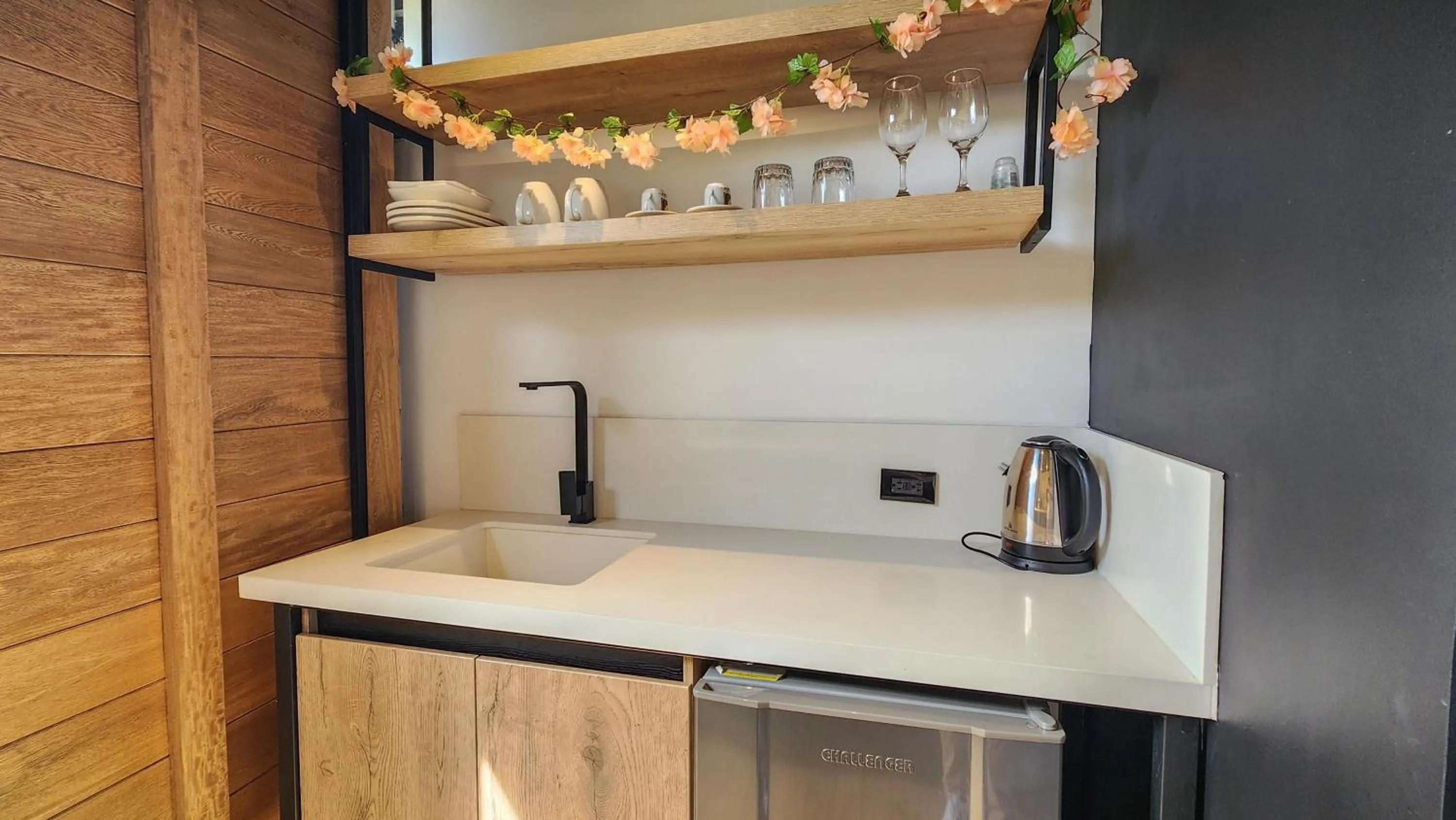 Kitchen or kitchenette in Cumbres Luxury Glamping