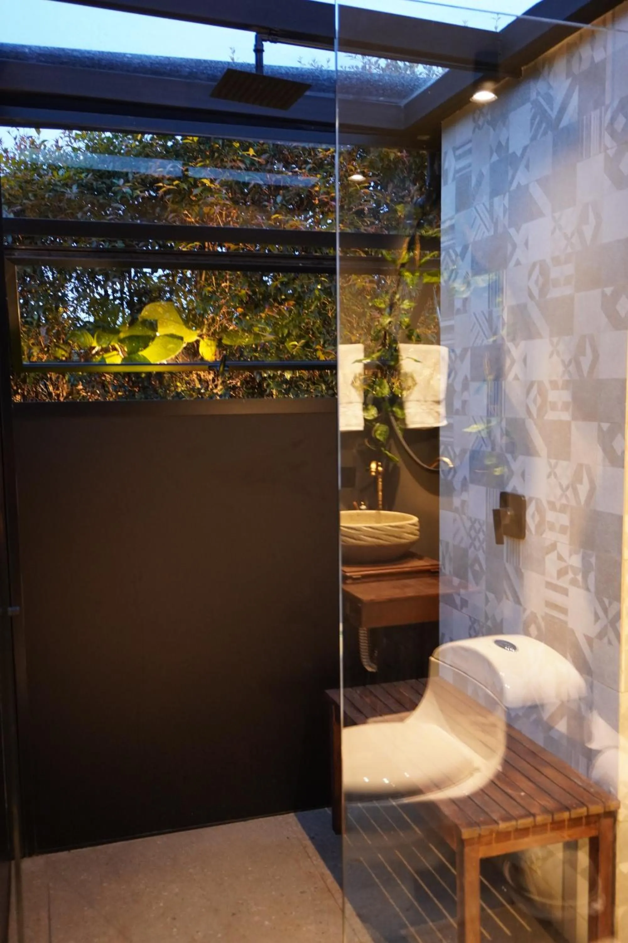 Shower in Cumbres Luxury Glamping