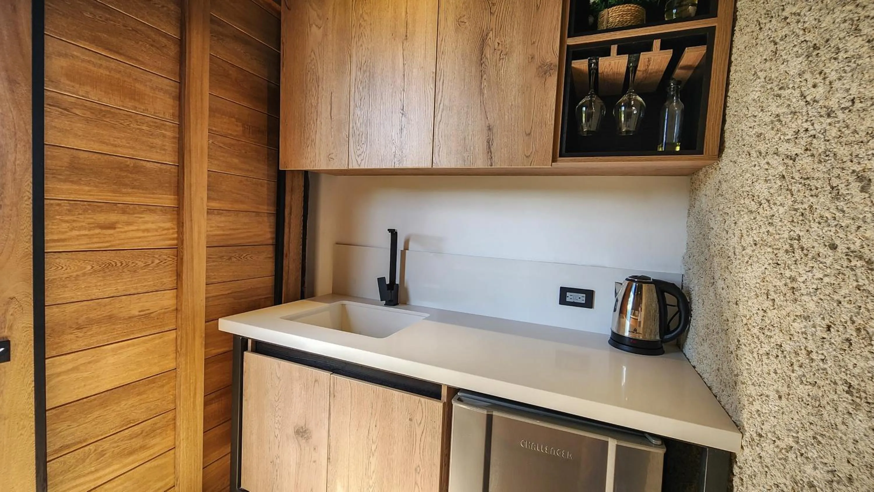 Kitchen or kitchenette in Cumbres Luxury Glamping