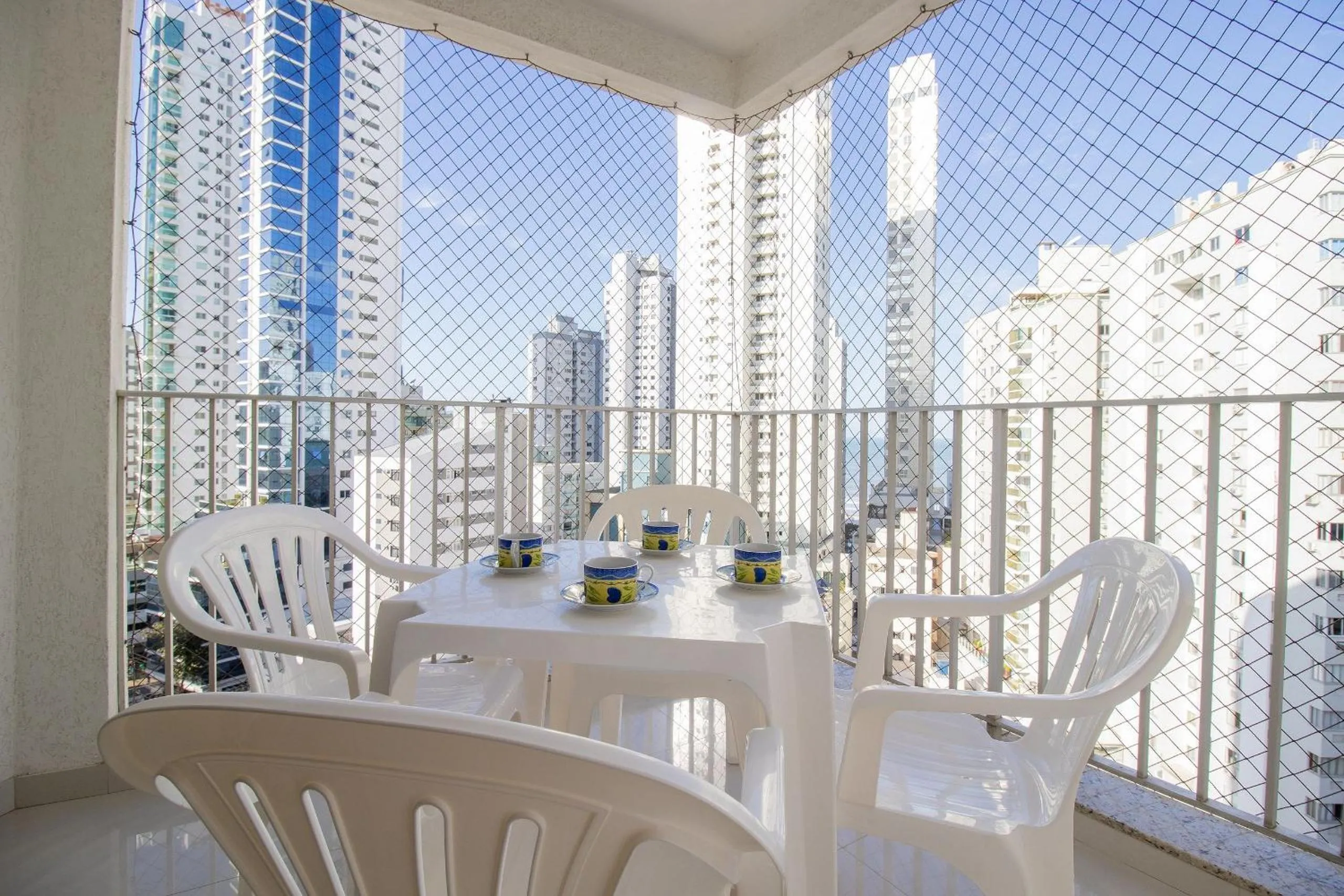 Balcony/Terrace in PRG12 - Linda Vista, Climatizado, 10º andar, Wi-Fi
