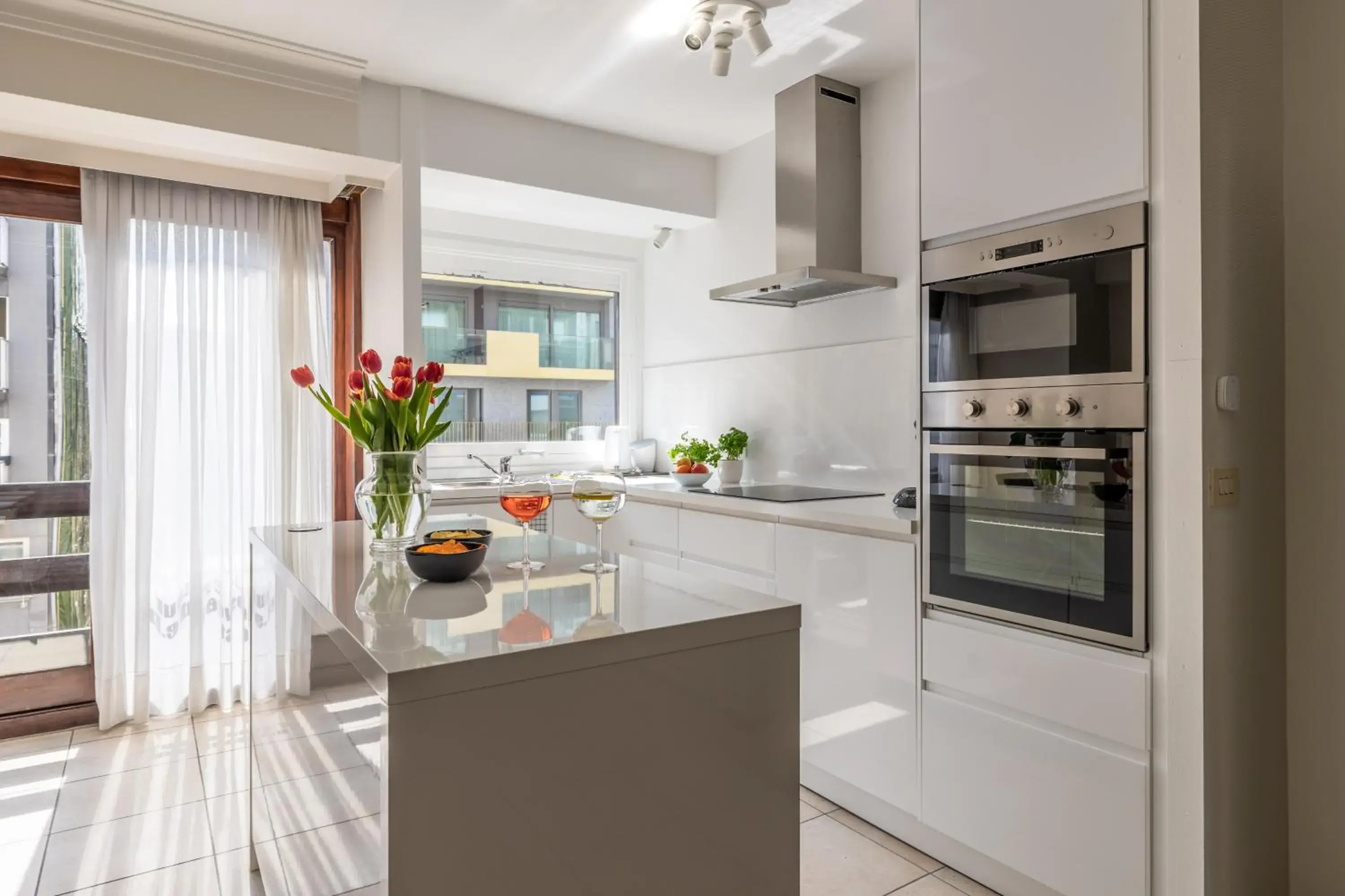 WeLoveOostende - Newly renovated large apartment 150m from the beach - Including bed sheets and final clea-ning WeLoveOostende - Newly renovated large apartment 150m from the beach - Including bed sheets and final clea-ning