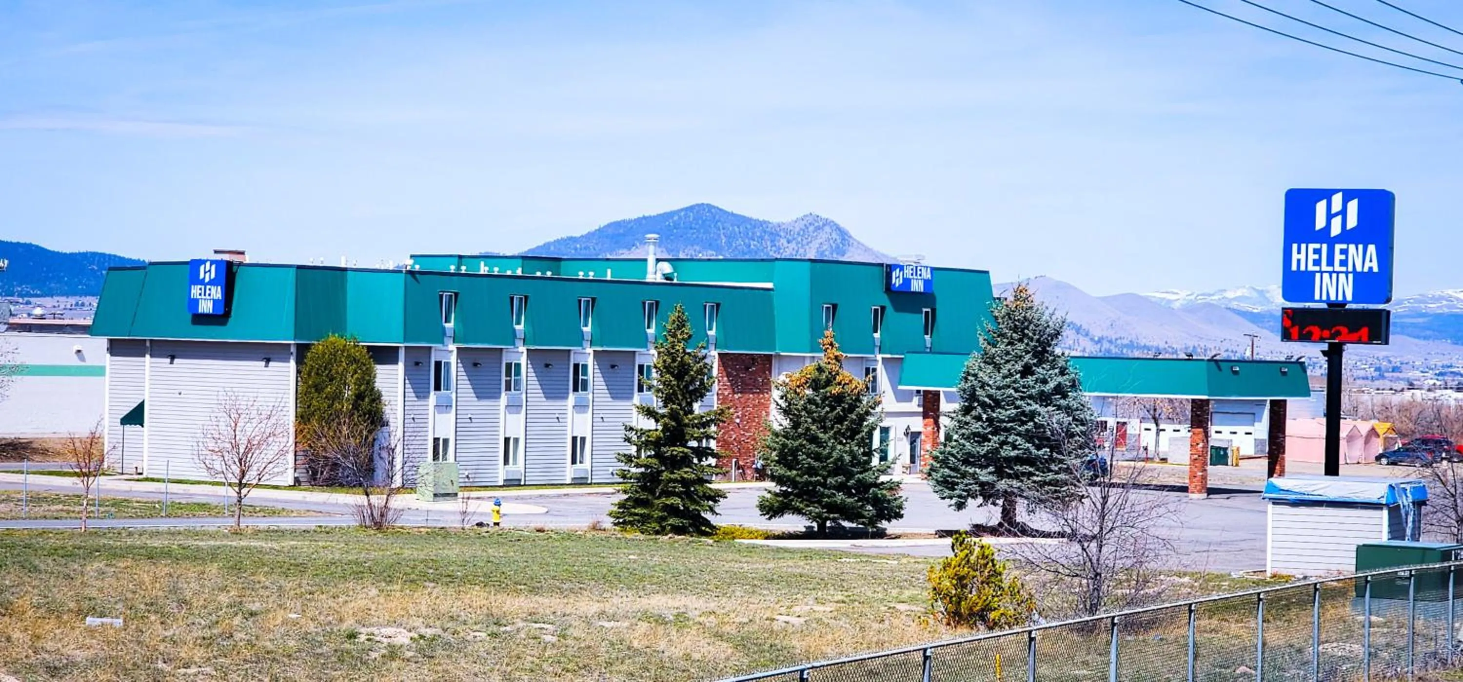 Property building in Helena Inn - Airport