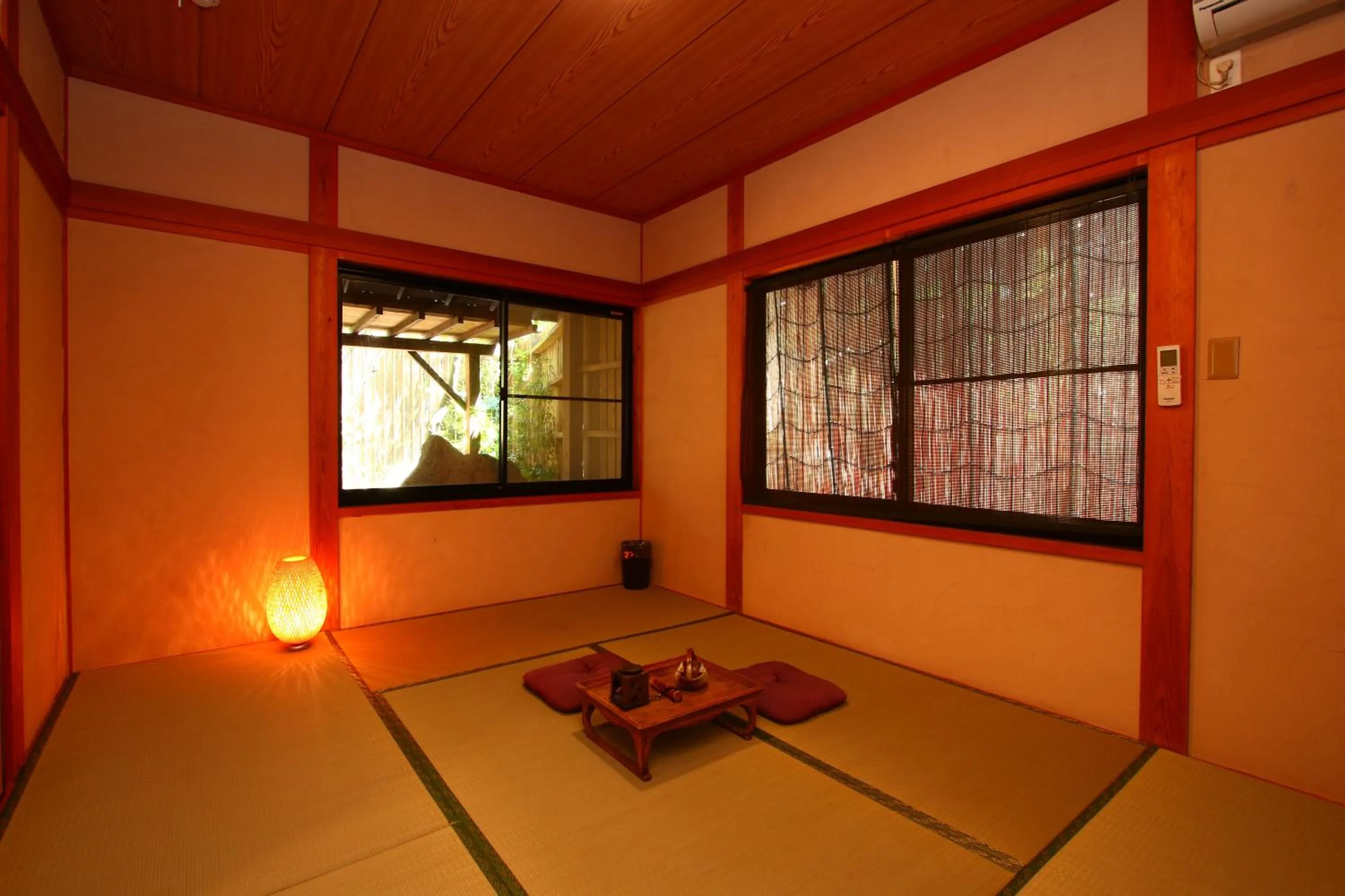 Photo of the whole room in YamakawaZENZO