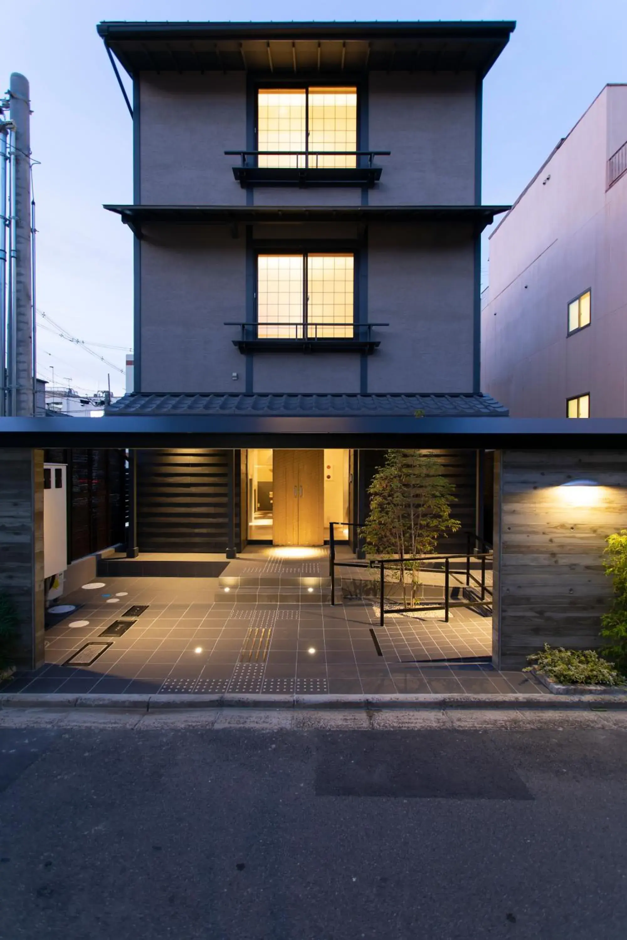 Property building in Higashiyama Hills Property building in Higashiyama Hills