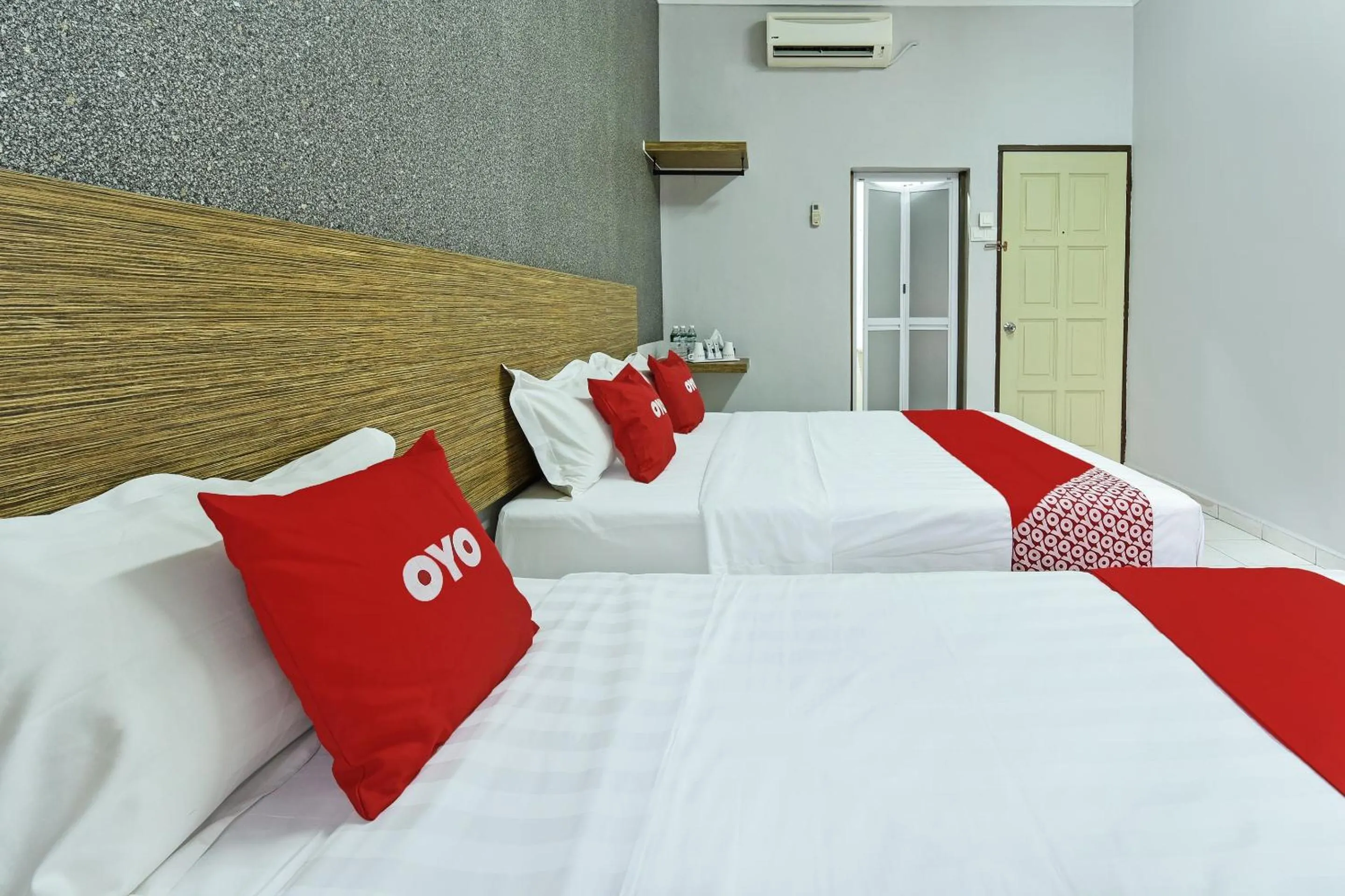 Bedroom, Bed in Hotel O Ezzyhome Johor Jaya