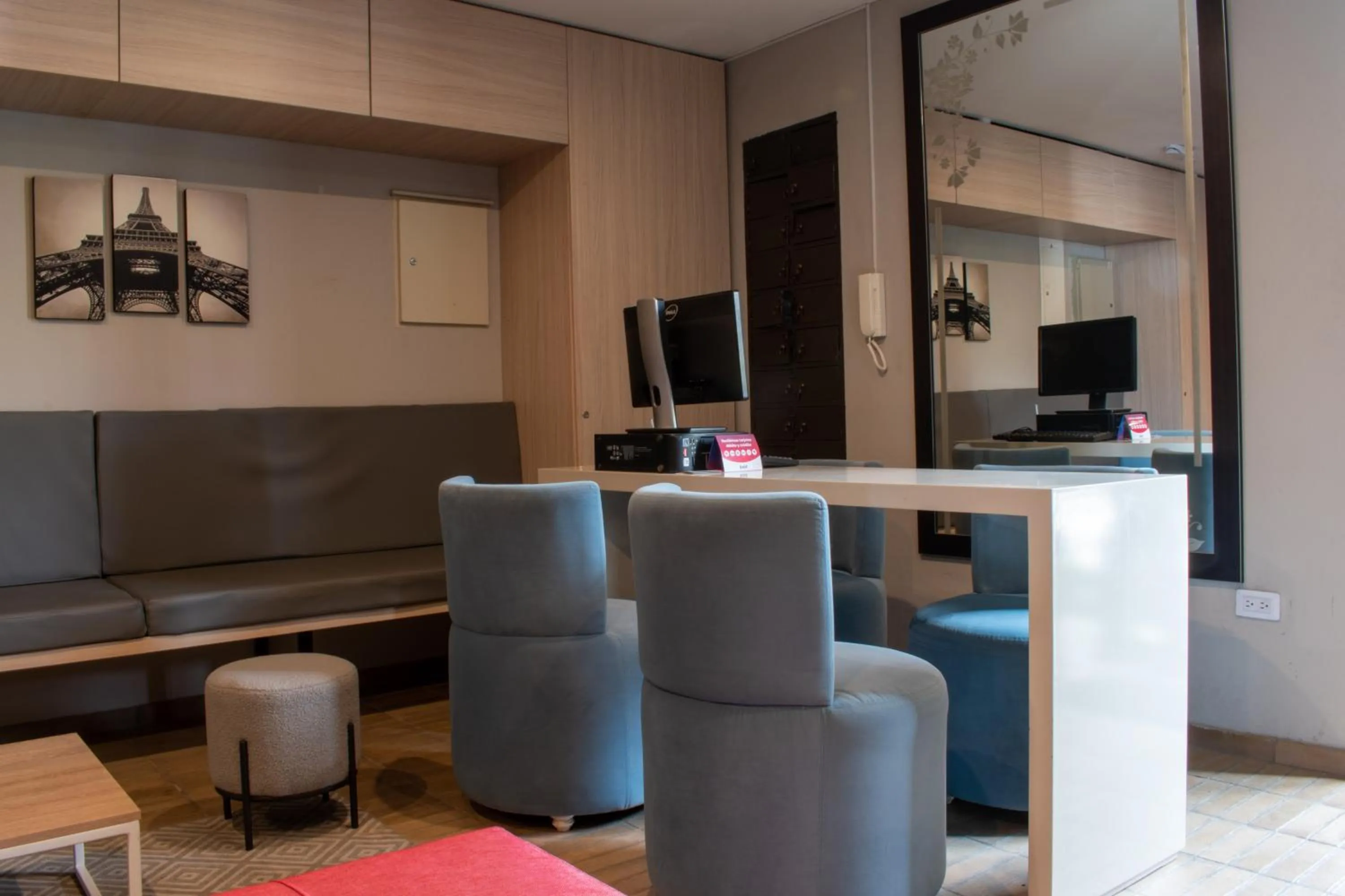 Lobby or reception in Cadena Hotelera Rey es