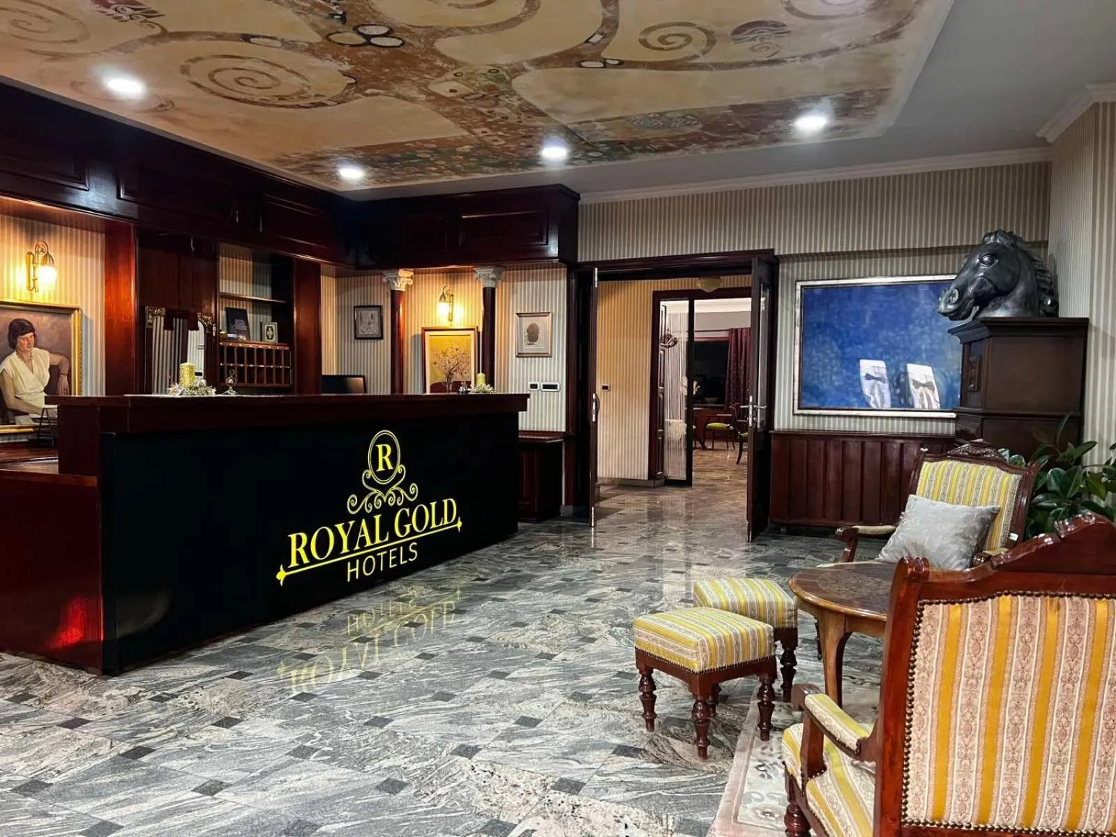 Lobby or reception in MICHELE Hotel