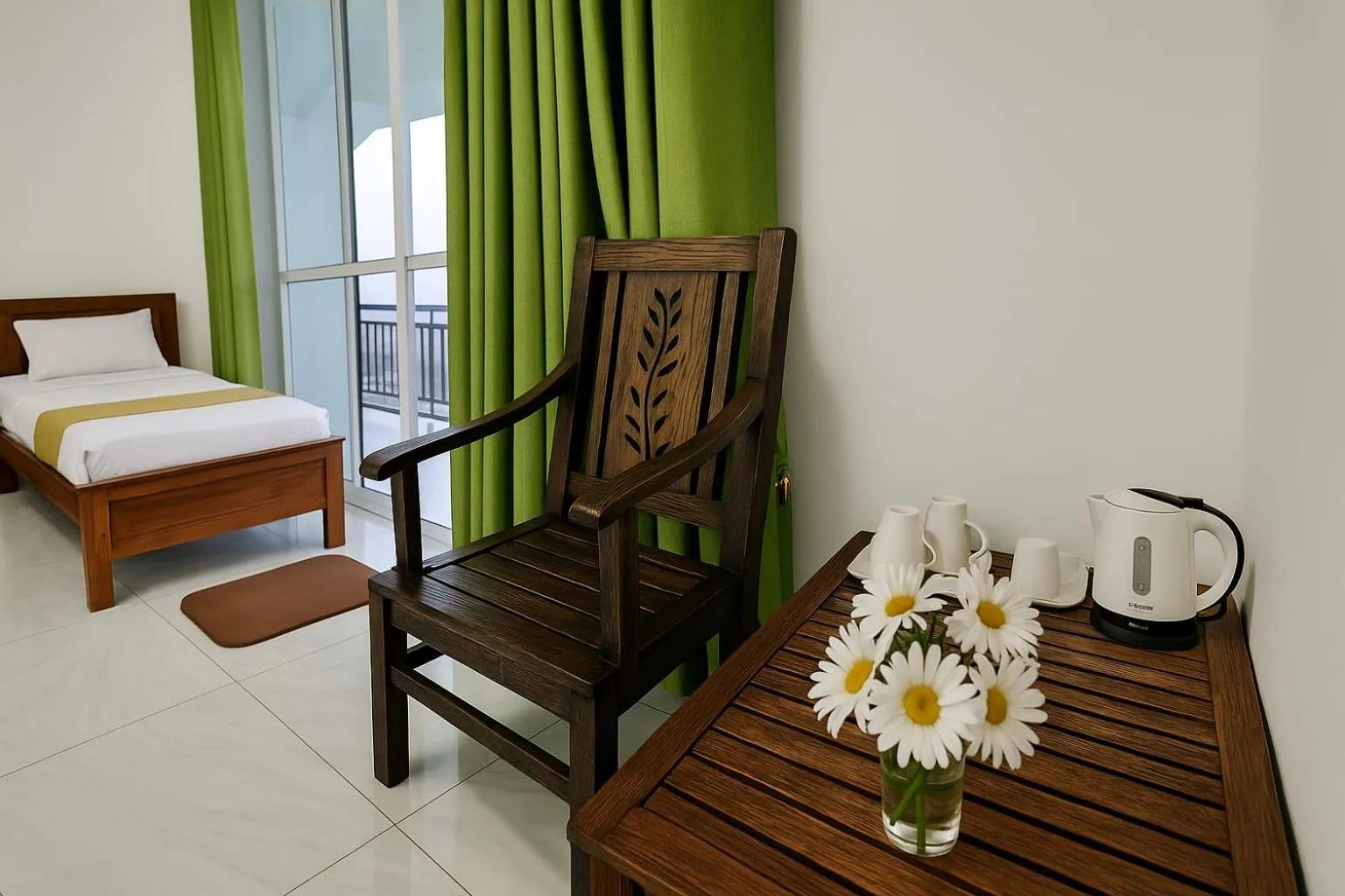 Triple Room with Balcony in White City Villa