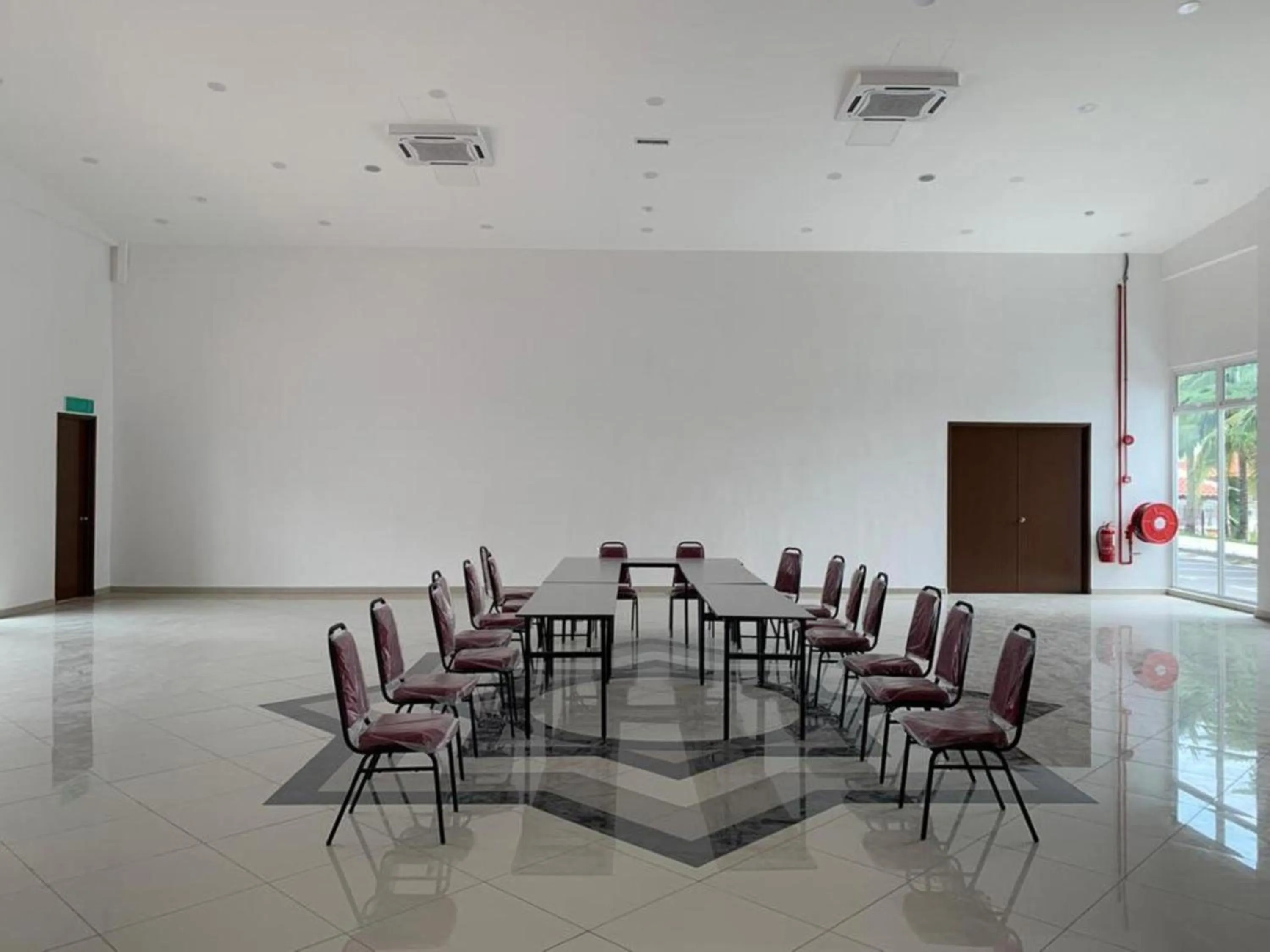 Lobby or reception in Capital O 90756 Cara Hulu Hotel