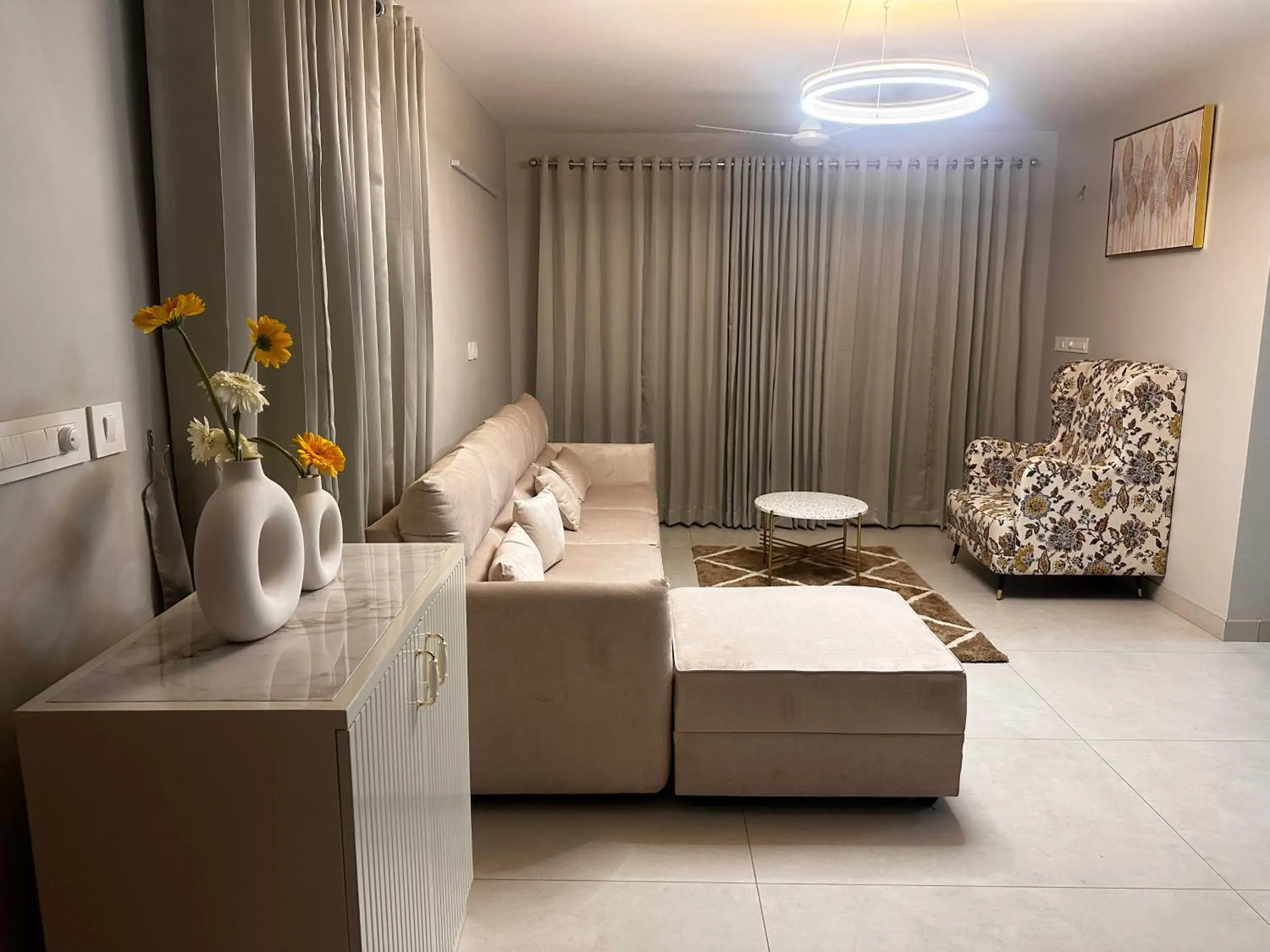 Living room in Celesto Luxury Residences by Chakola’s Hospitality Living room in Celesto Luxury Residences by Chakola’s Hospitality